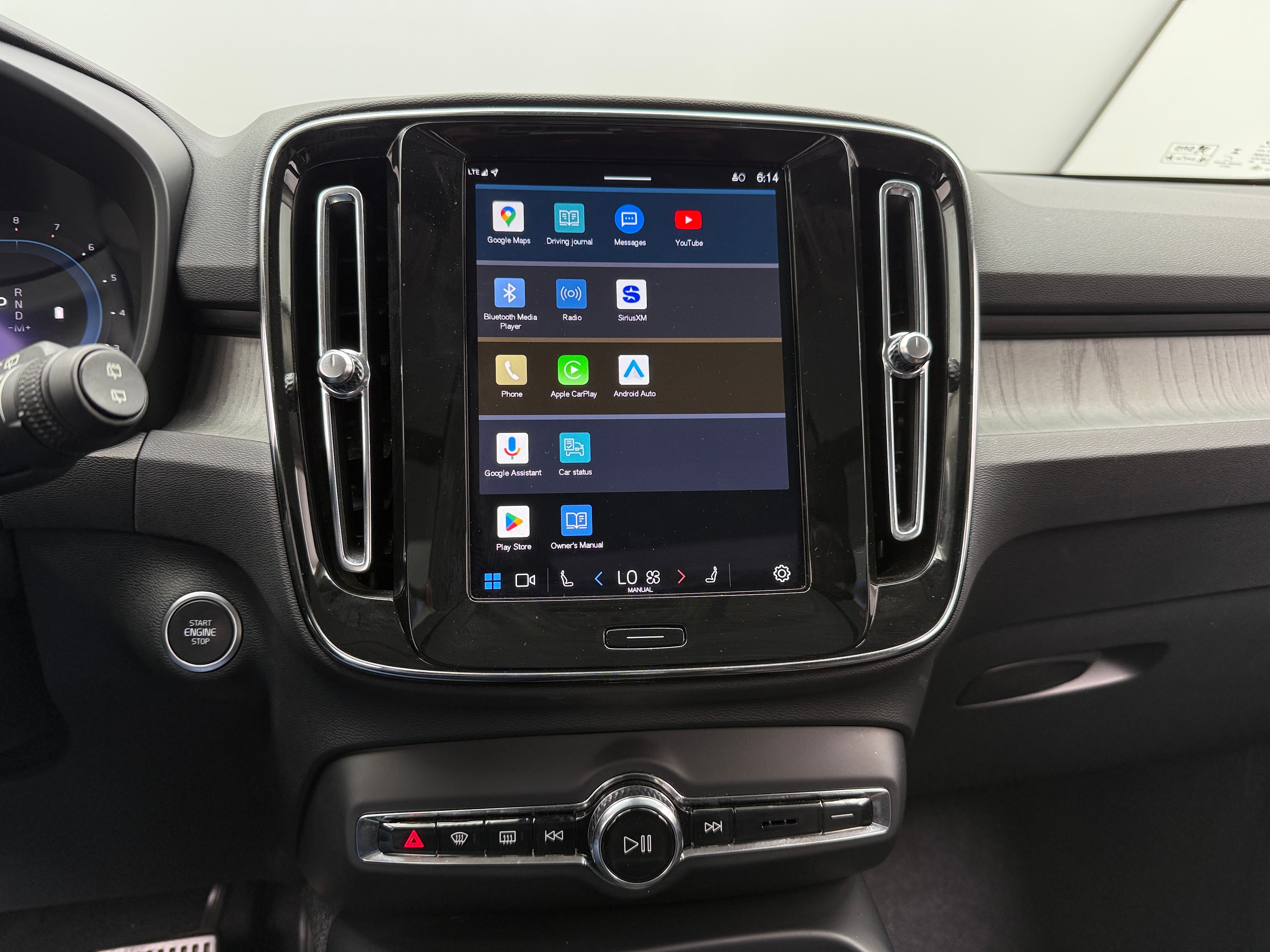 2024 Volvo XC40 B5 Core 3