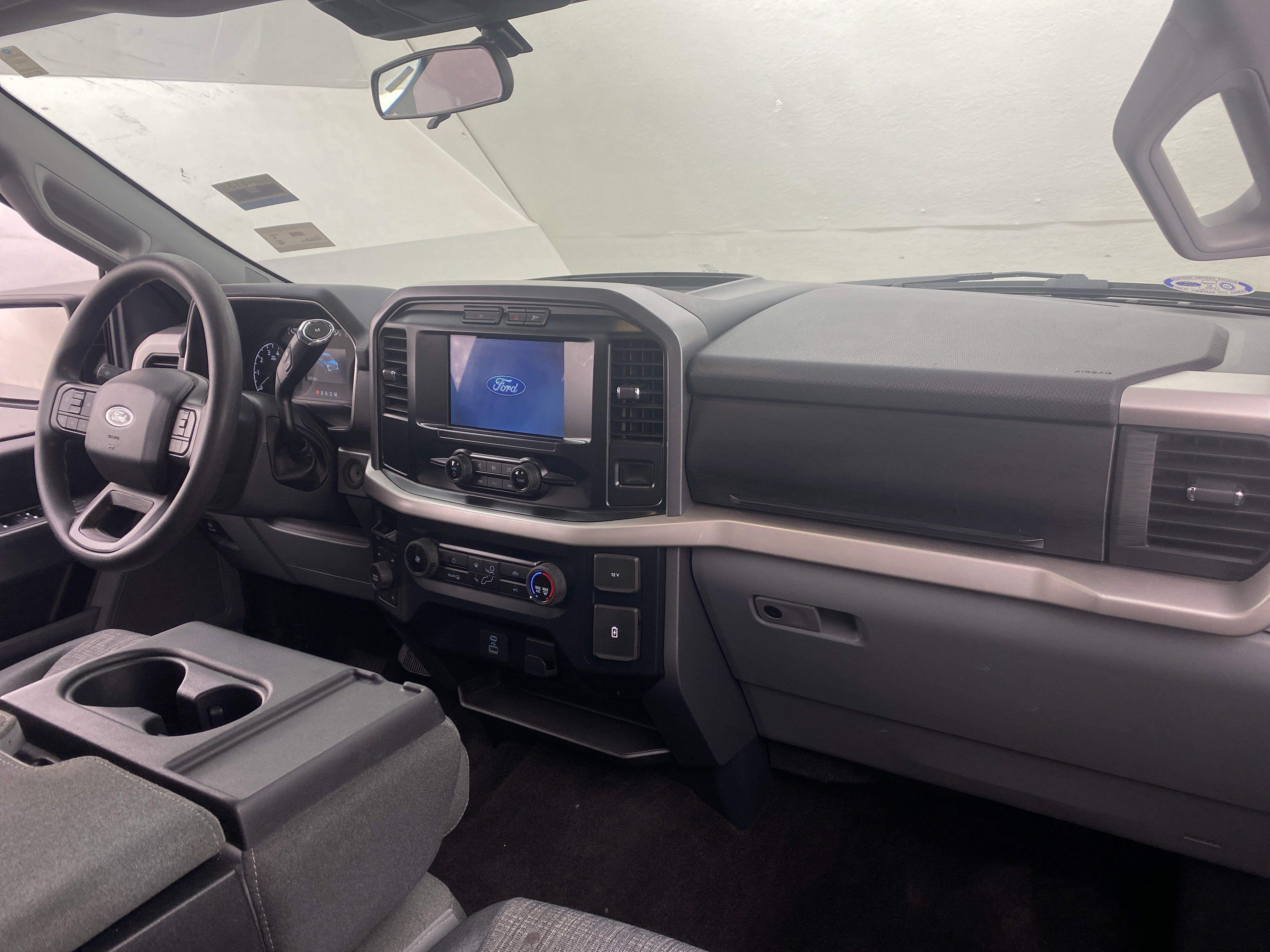2022 Ford Econoline E-150 3