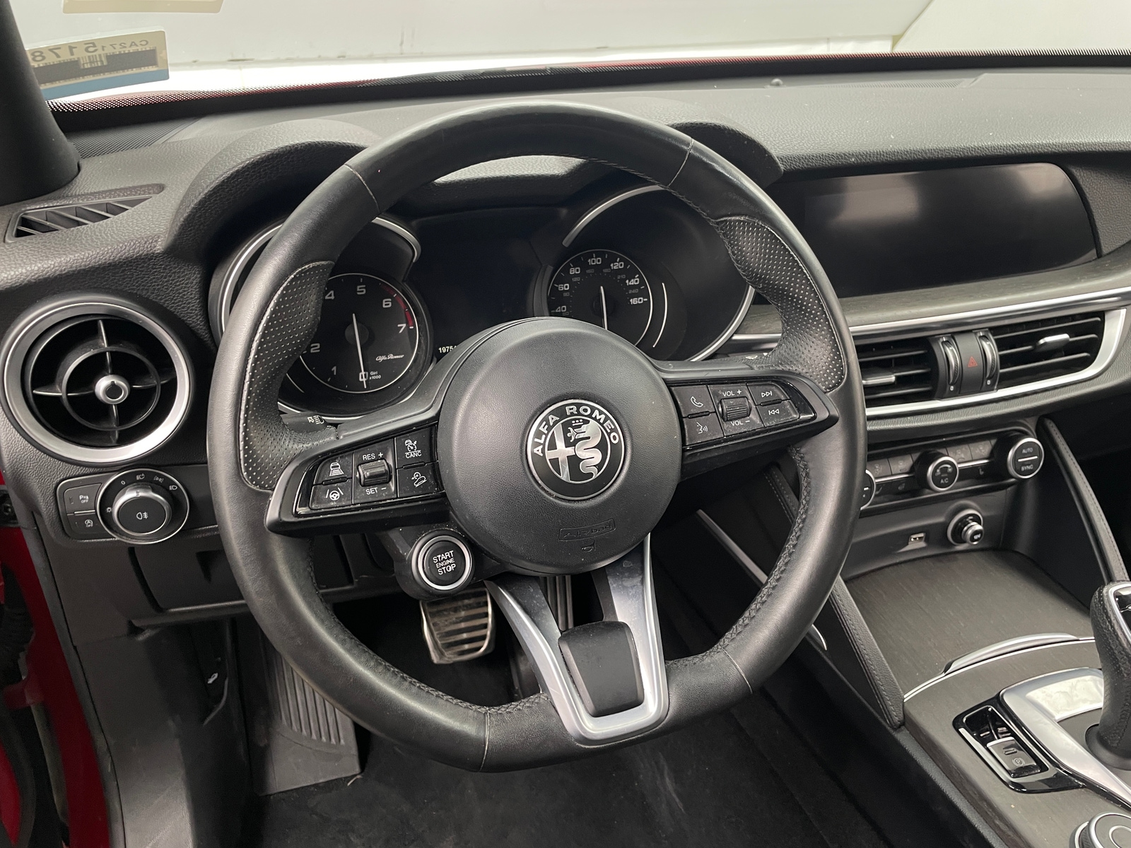 Thumbnail: 2022 Alfa Romeo Stelvio - 4