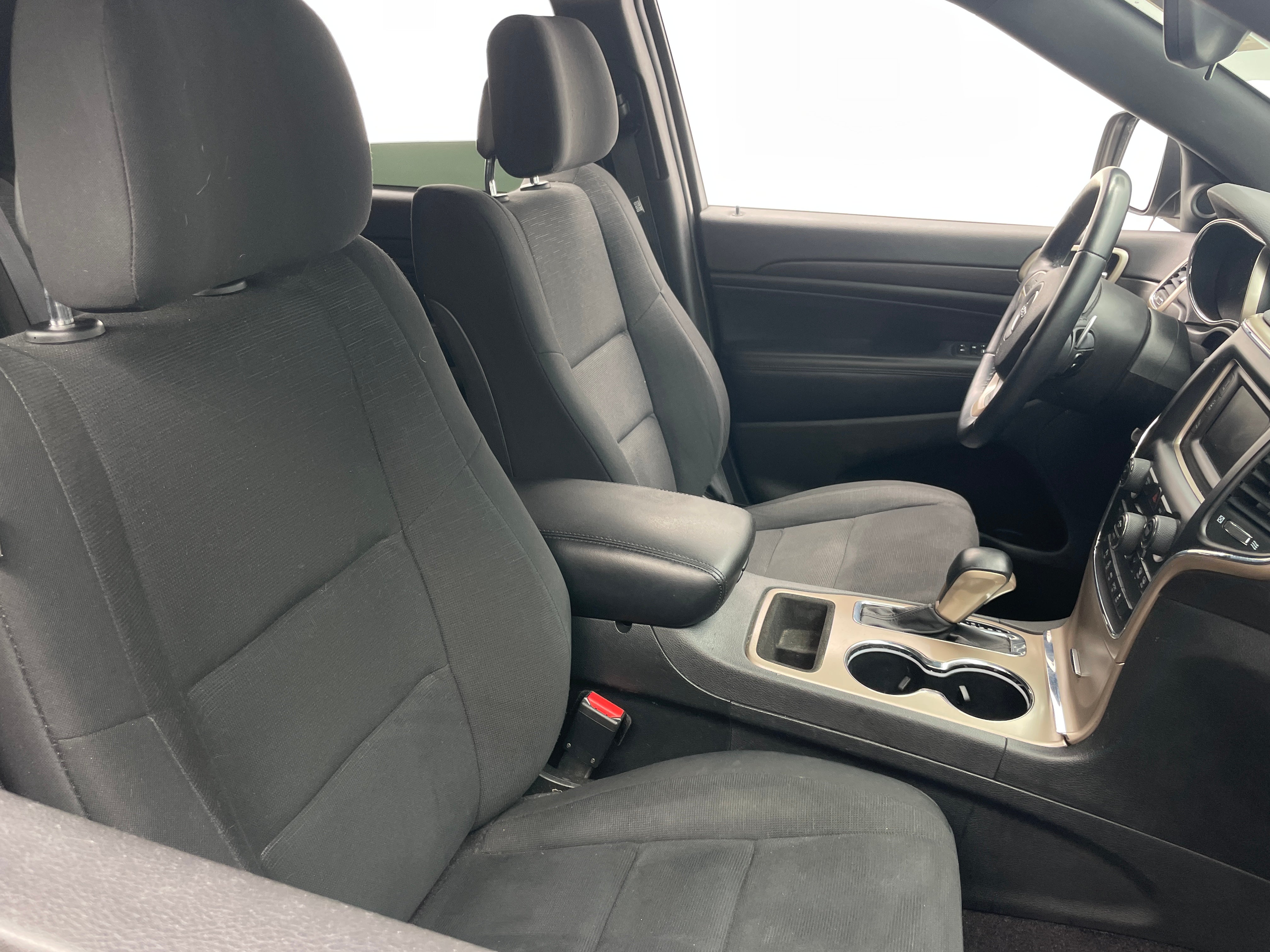 2017 Jeep Grand Cherokee Laredo 2