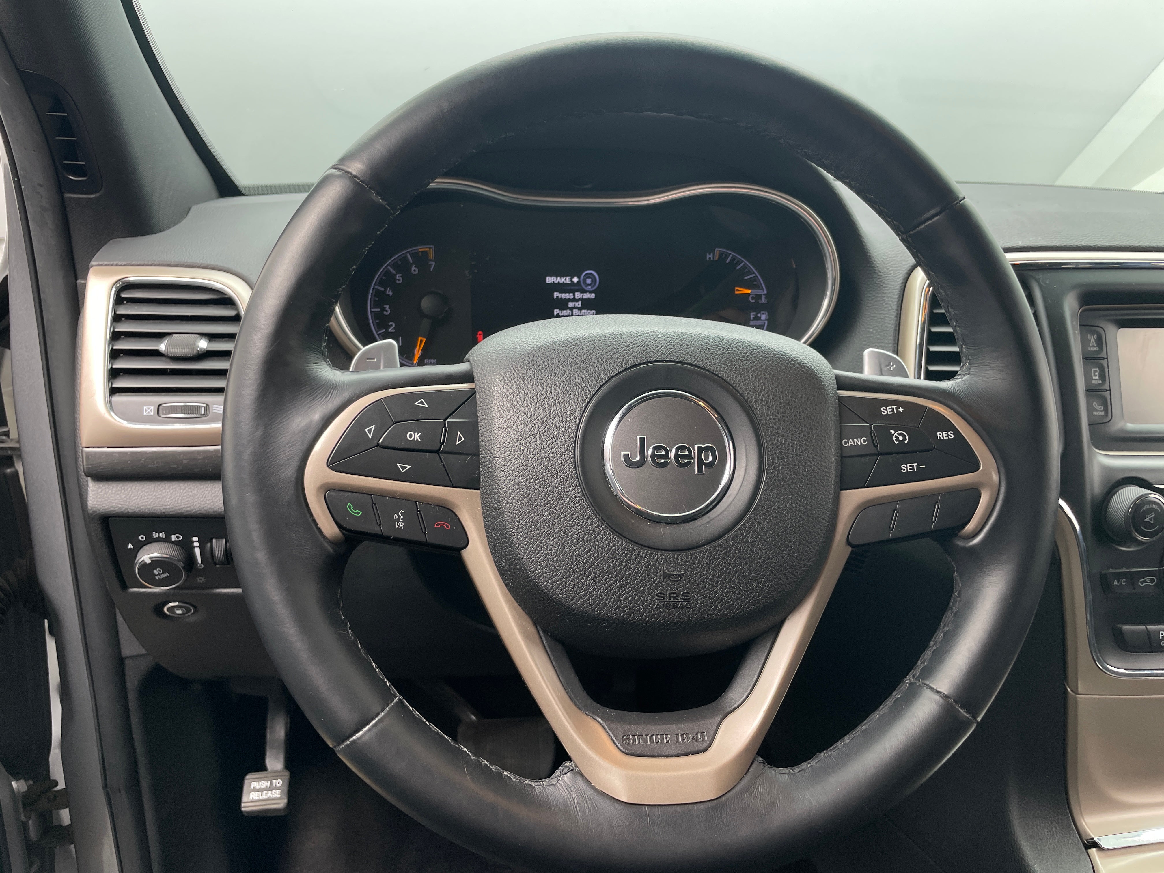 2017 Jeep Grand Cherokee Laredo 5