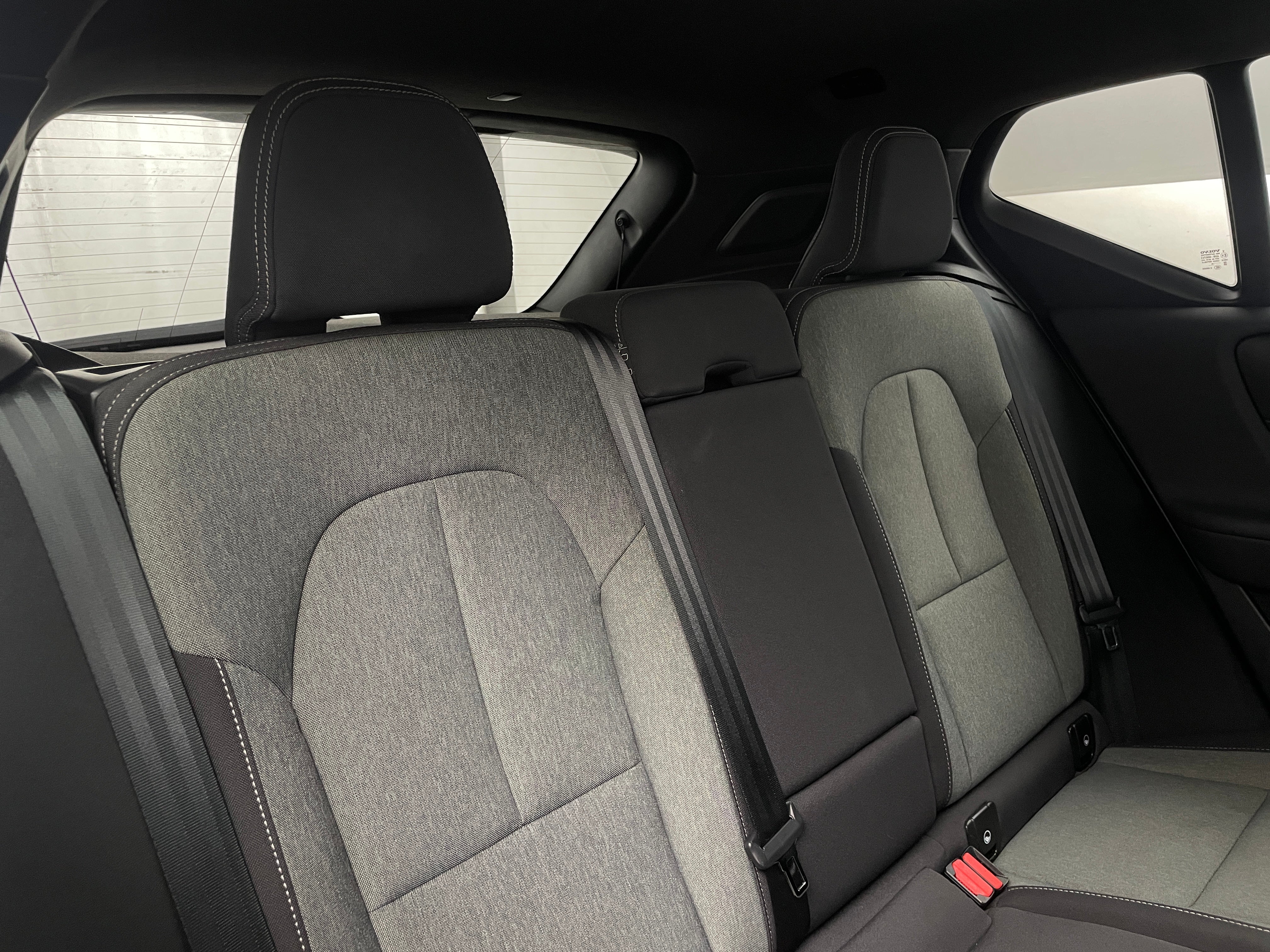 2024 Volvo XC40 B5 Core 6