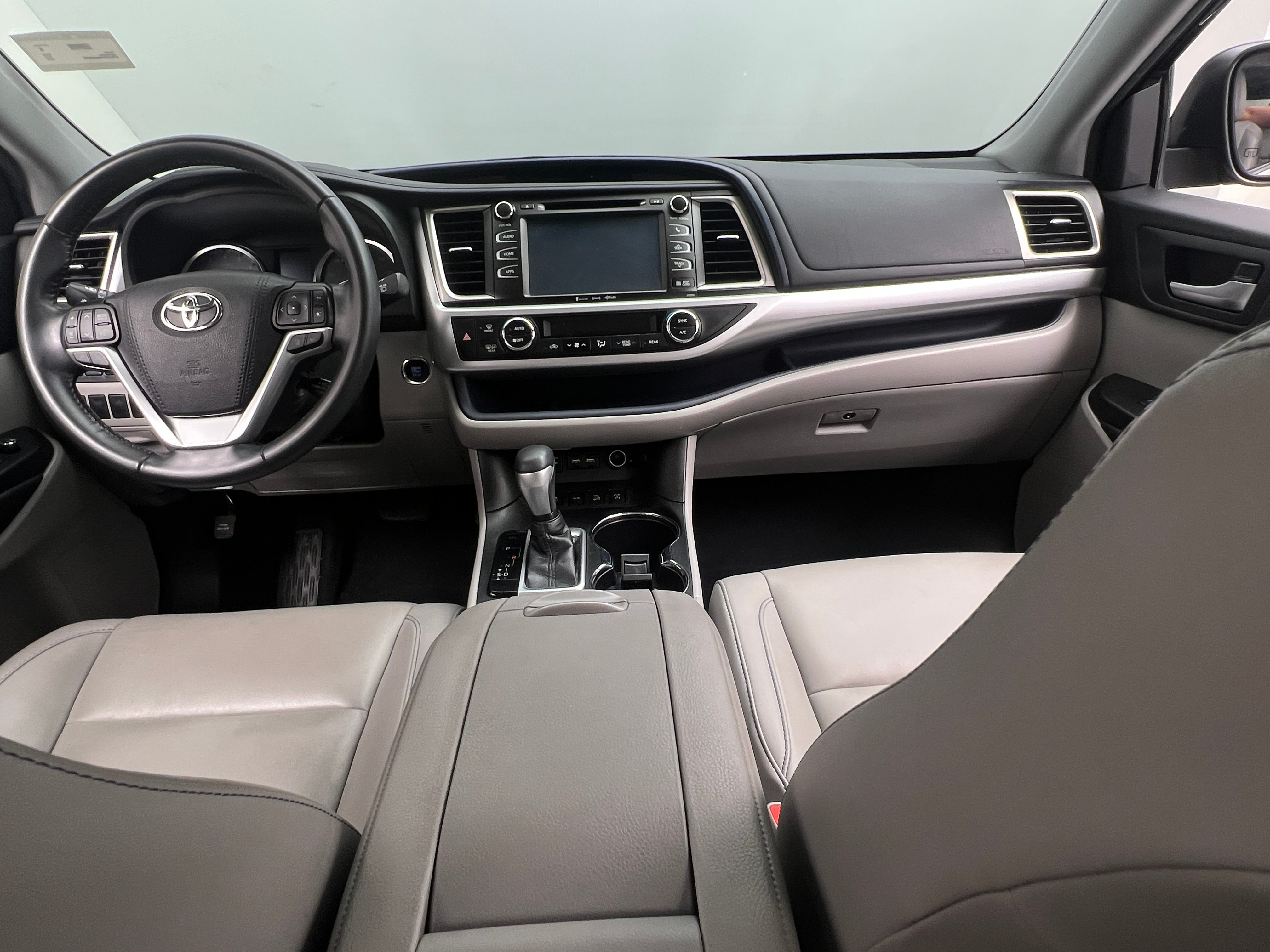 2019 Toyota Highlander XLE 2
