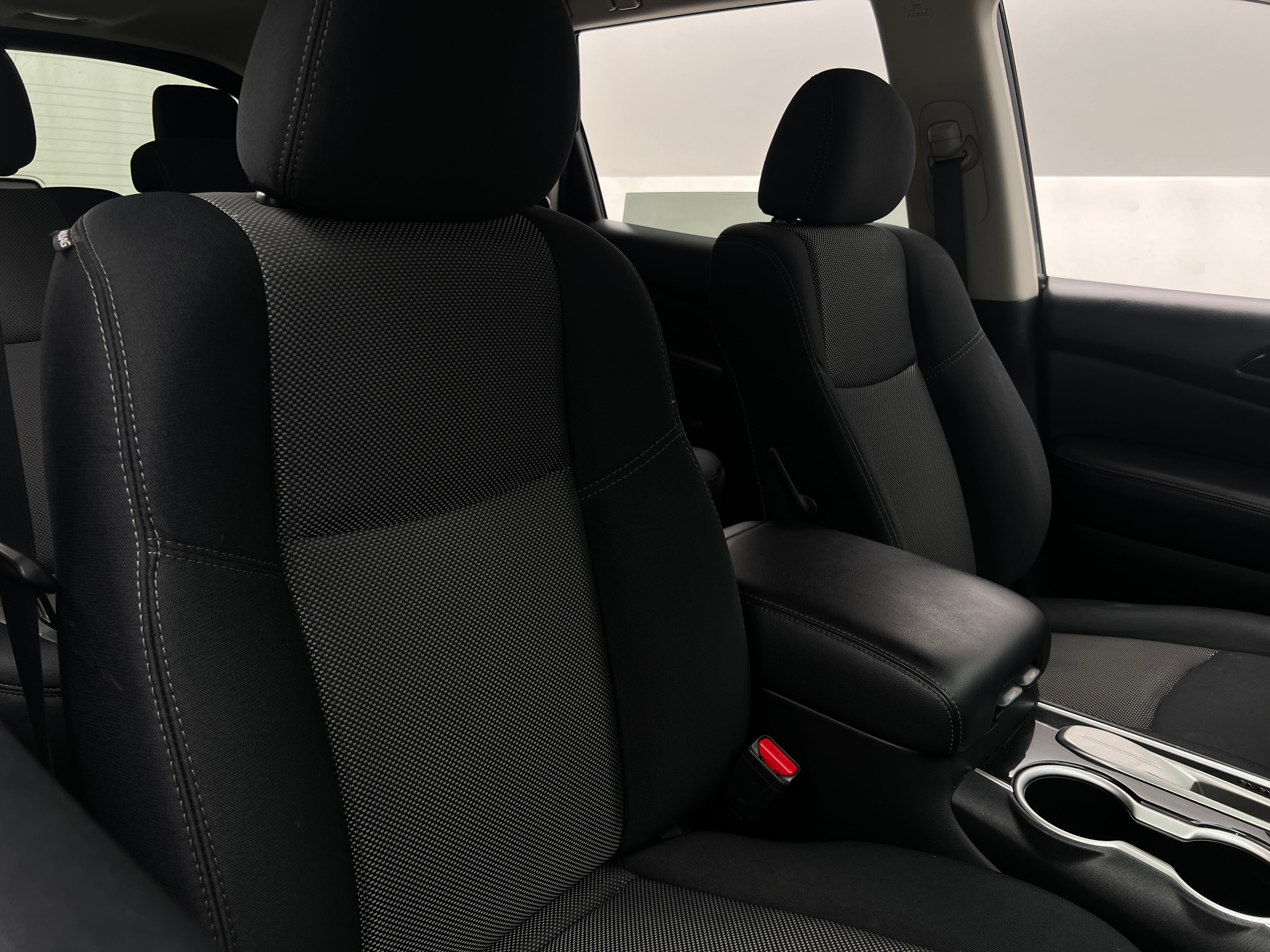 2019 Nissan Pathfinder SV 2