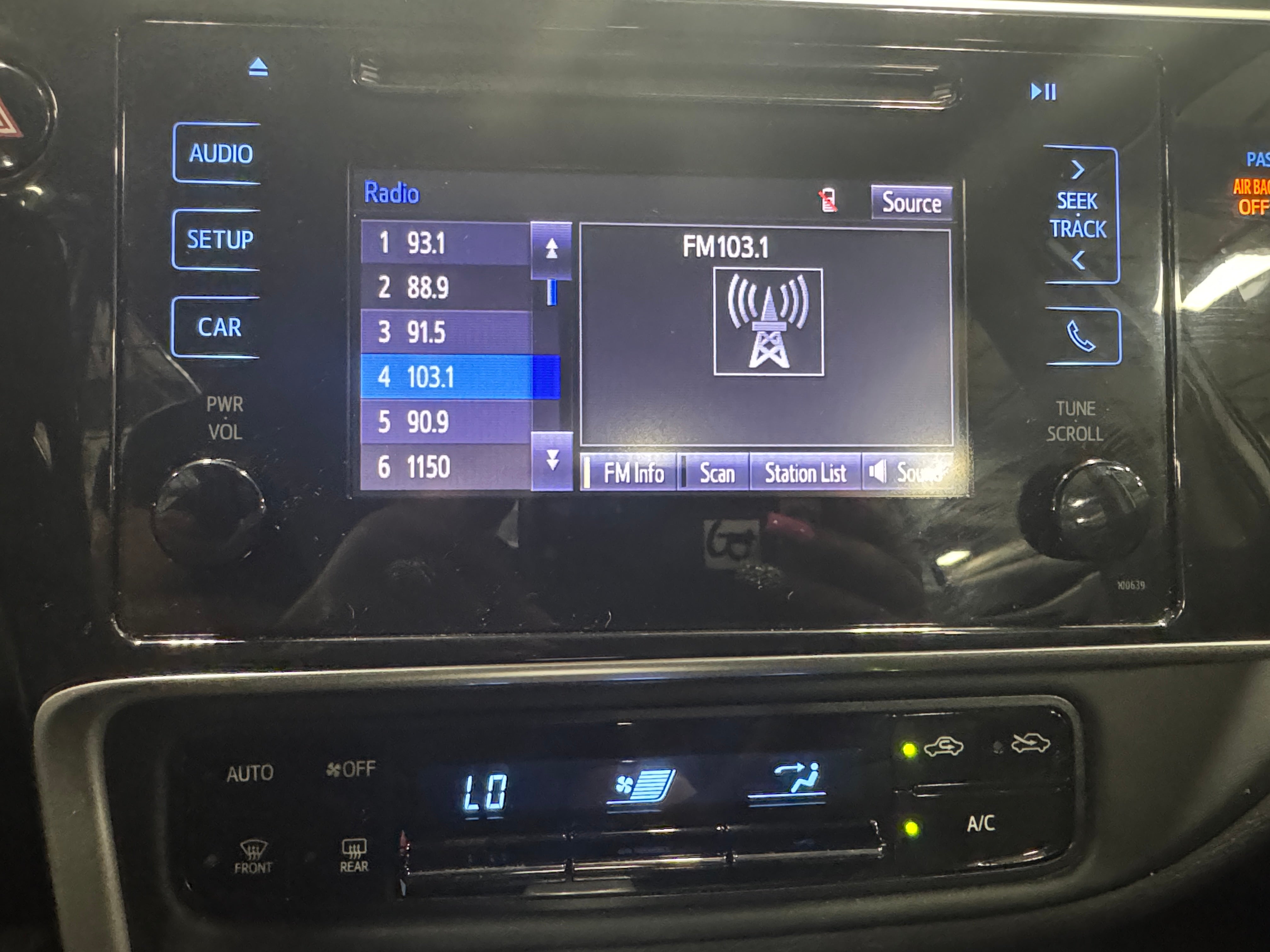 2019 Toyota Corolla LE 4