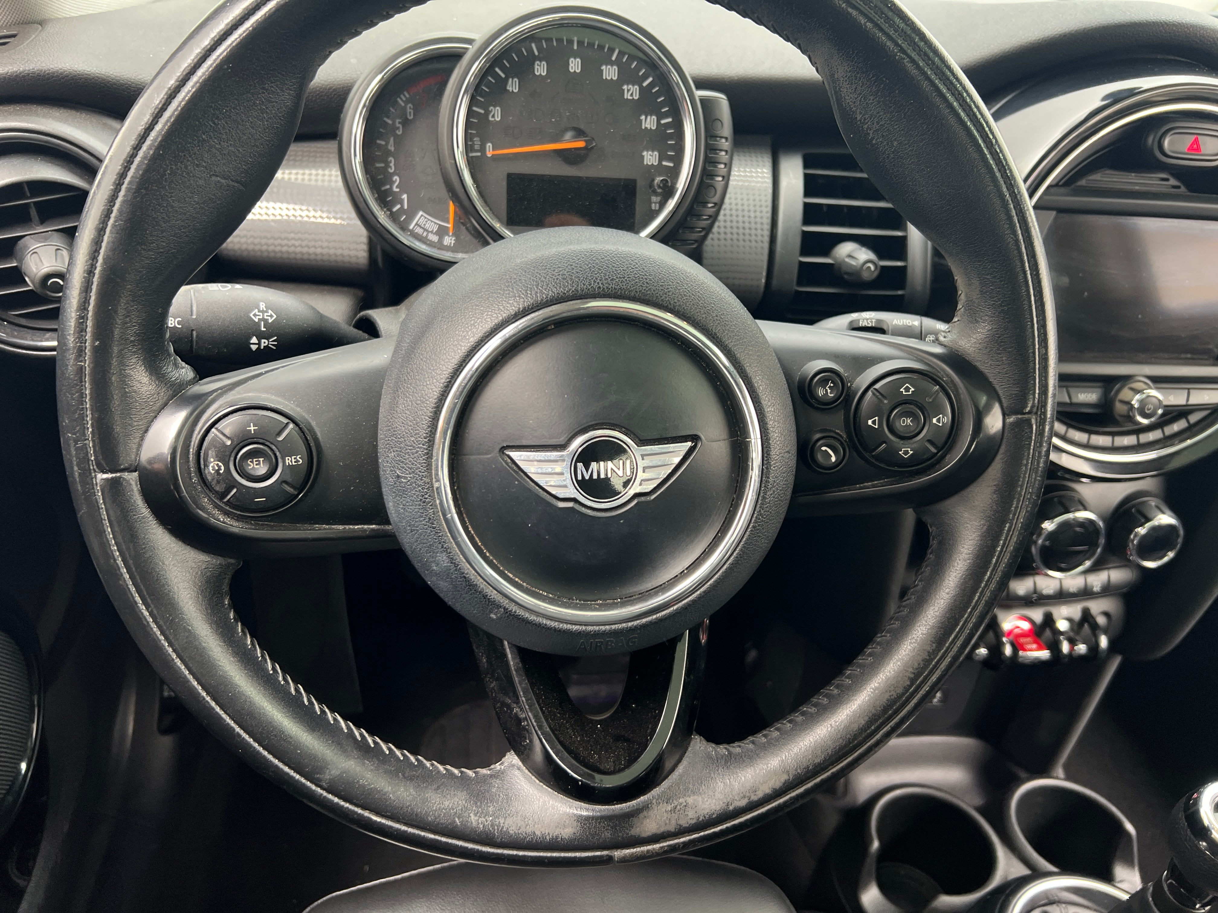 2015 MINI Cooper Hardtop 2 Door 4