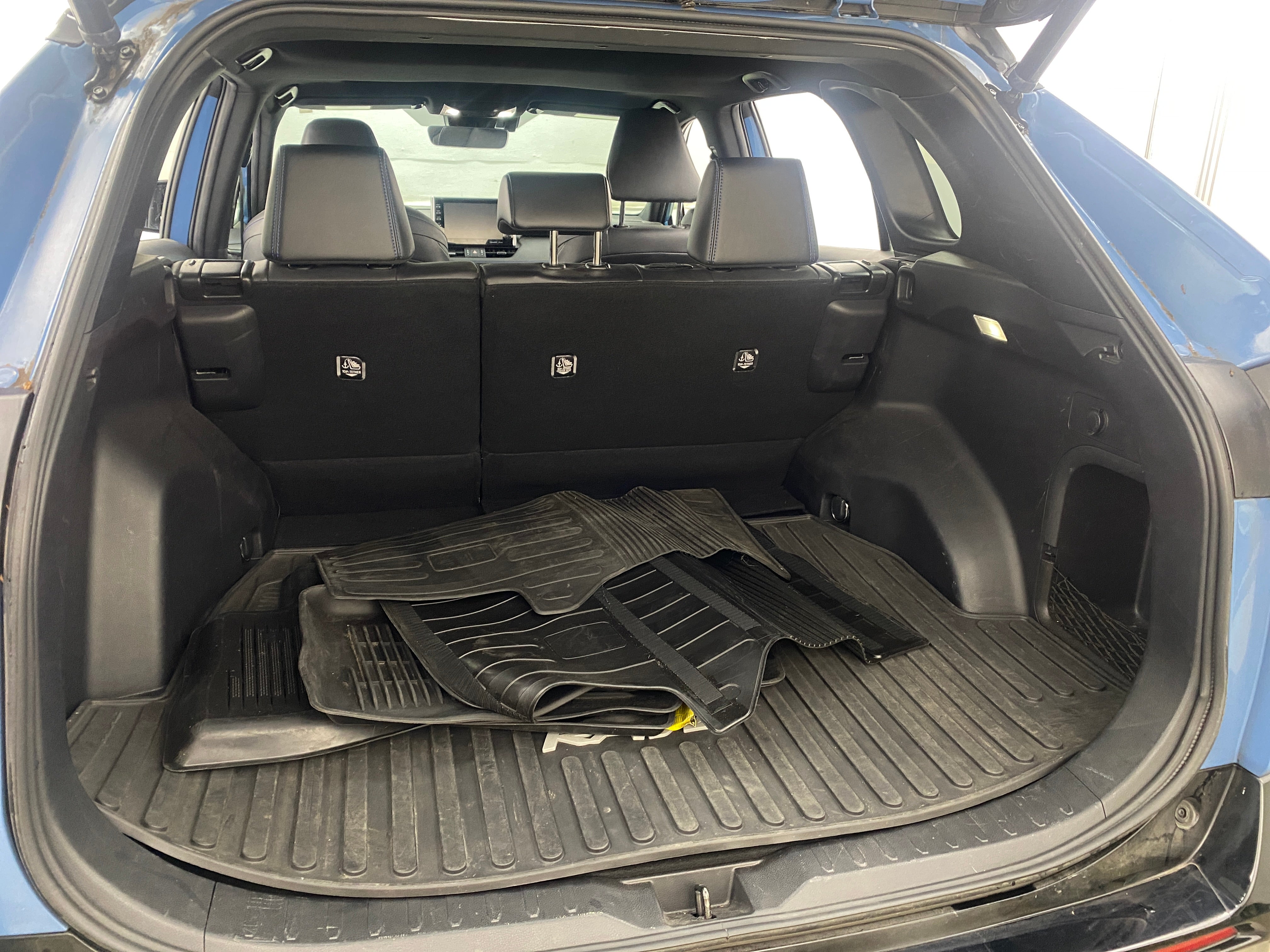 2022 Toyota RAV4 XSE 6
