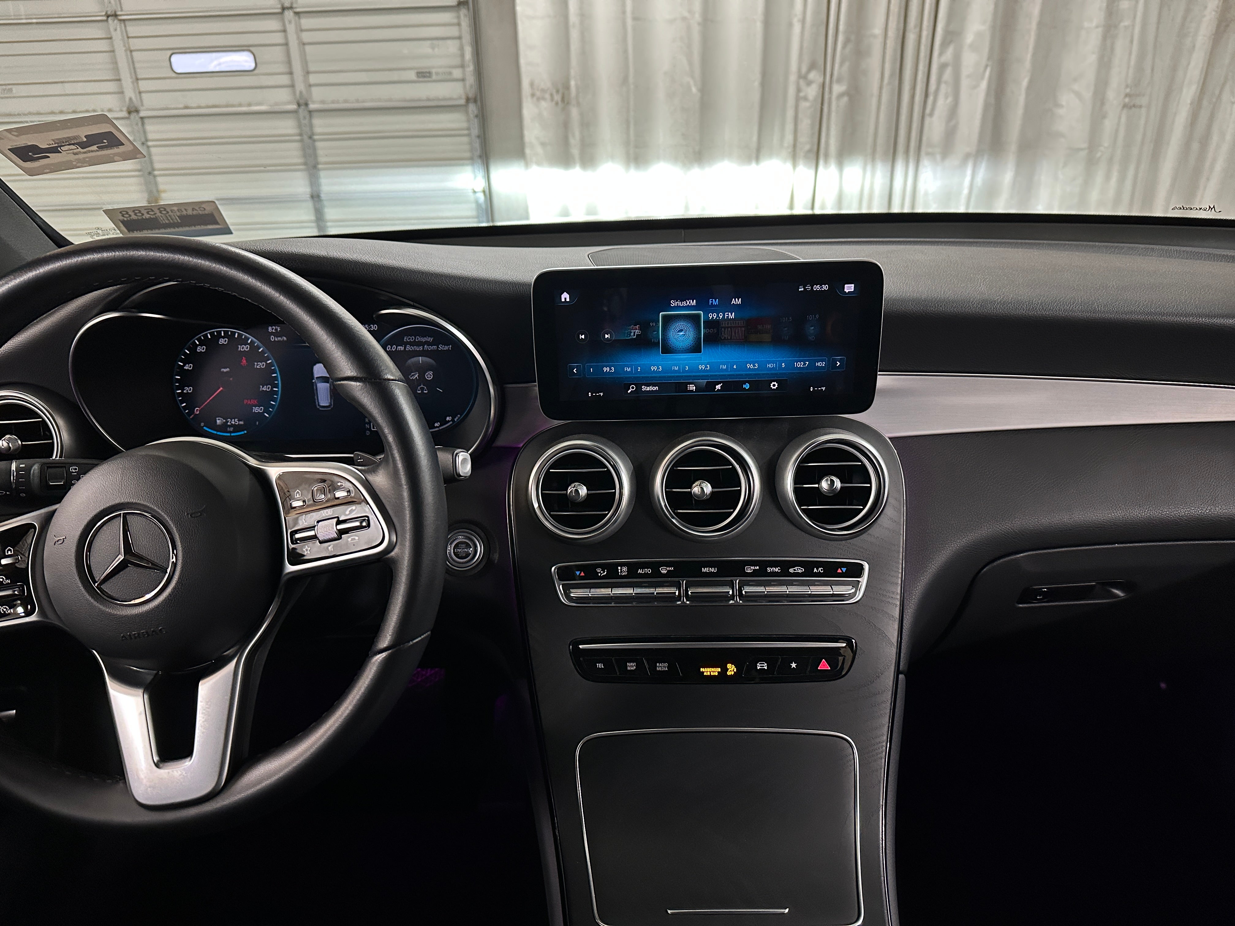 2022 Mercedes-Benz GLC 300 2