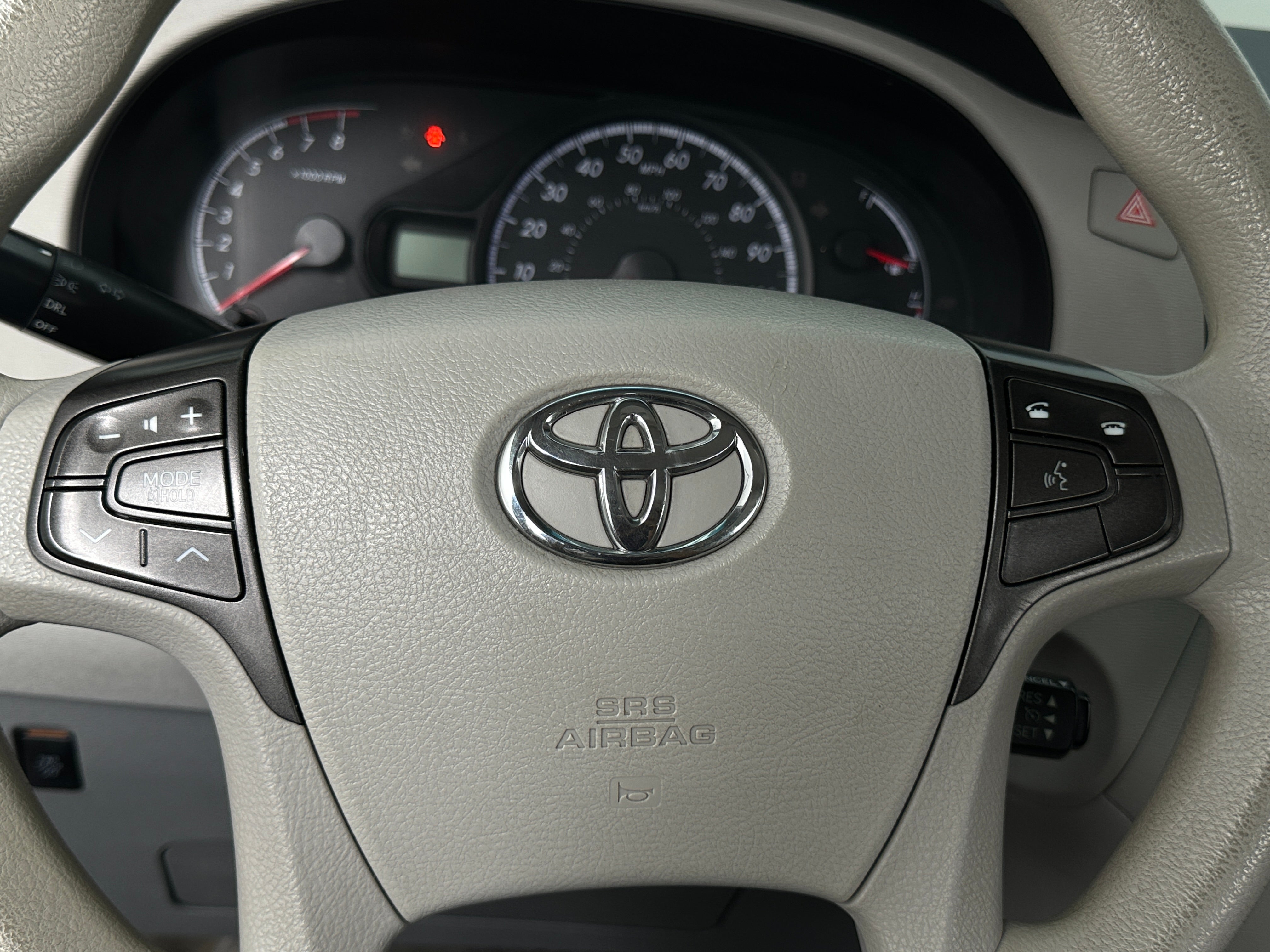 2014 Toyota Sienna LE 5