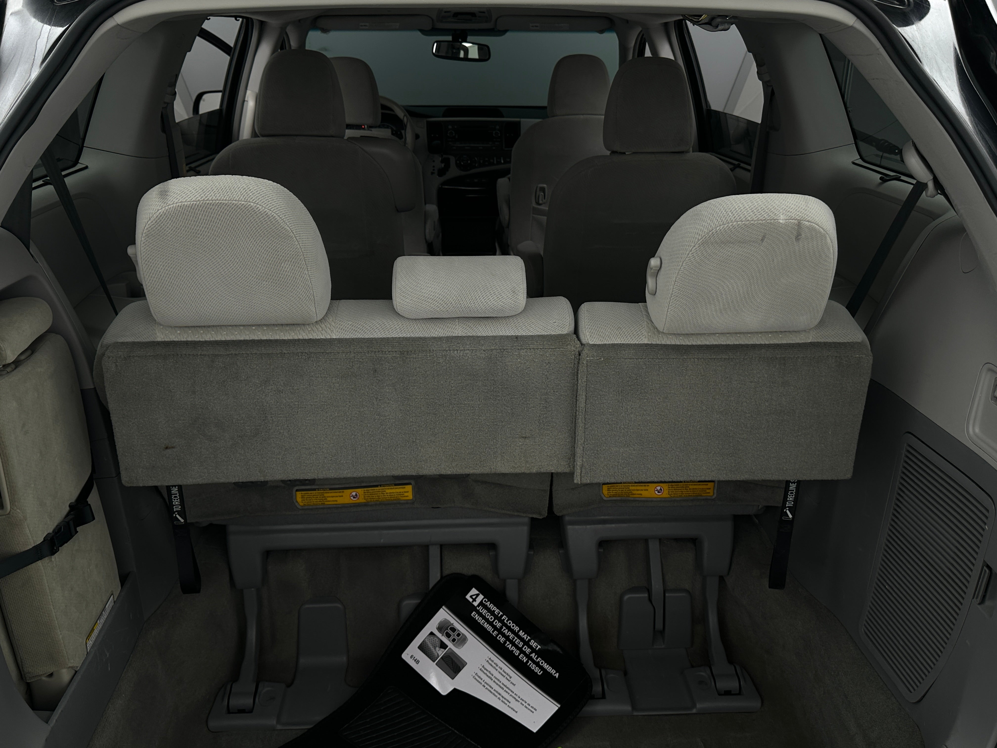 2014 Toyota Sienna LE 7