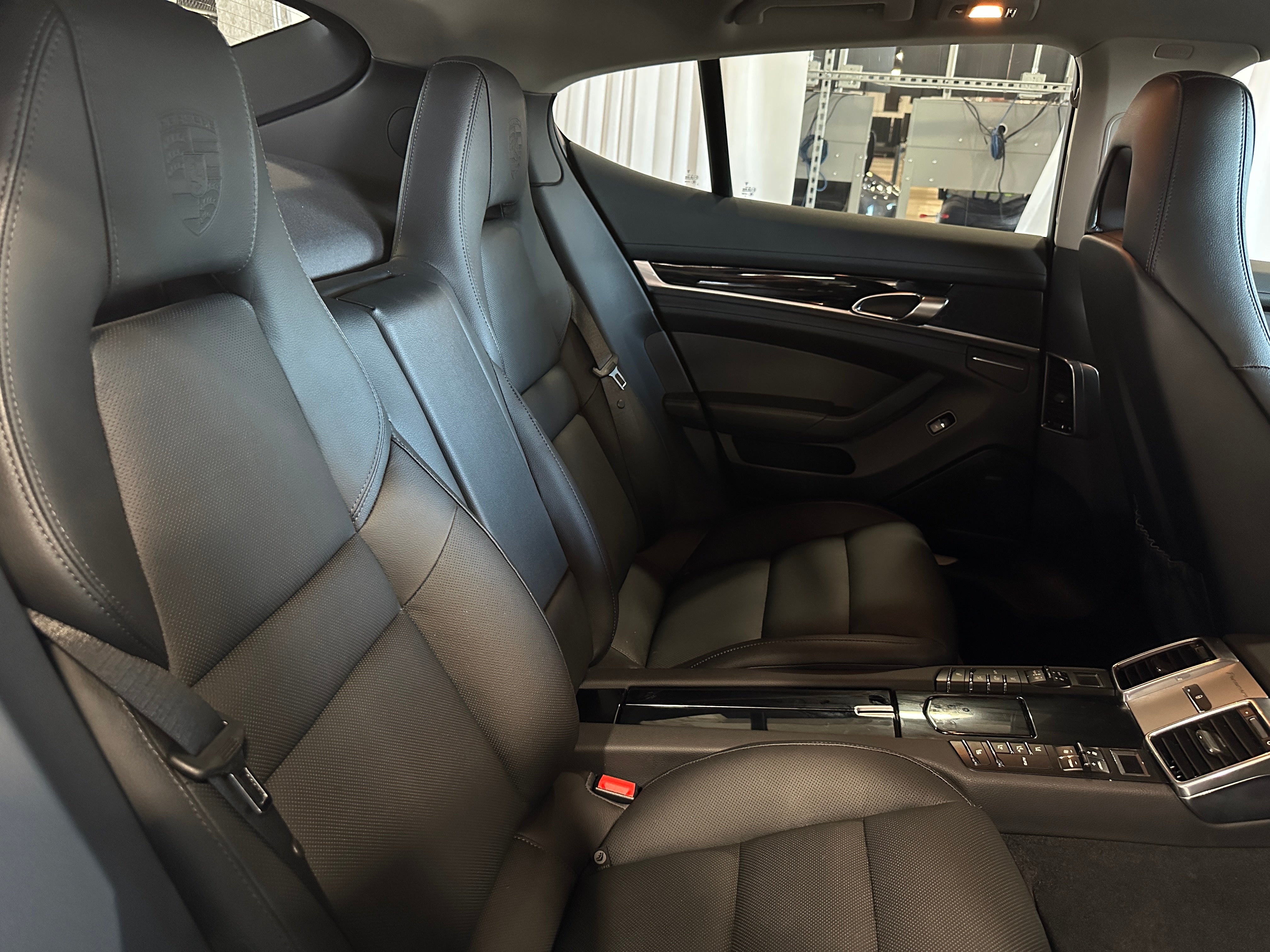 2016 Porsche Panamera  5