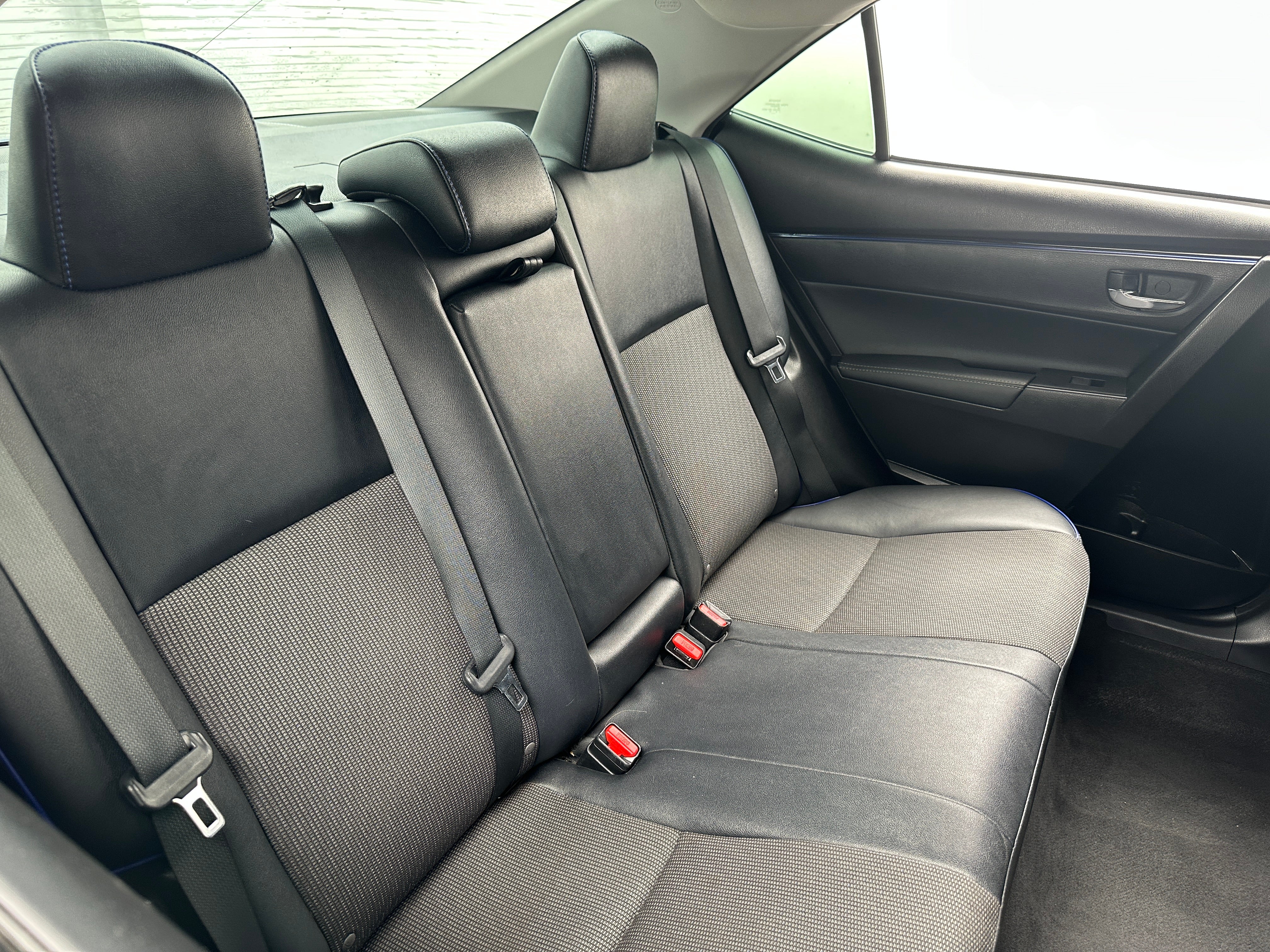 2018 Toyota Corolla SE 6