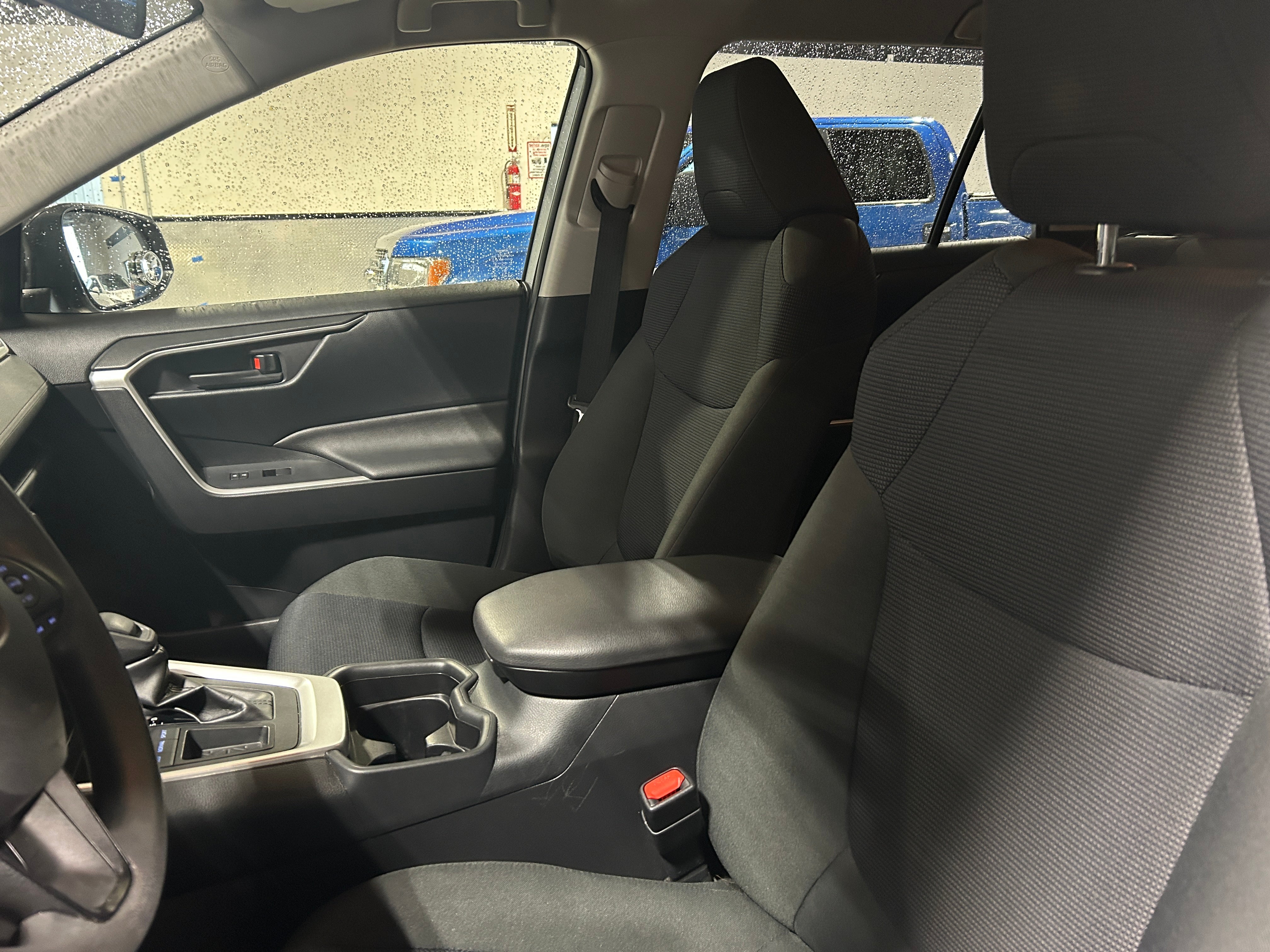 2019 Toyota RAV4 LE 2