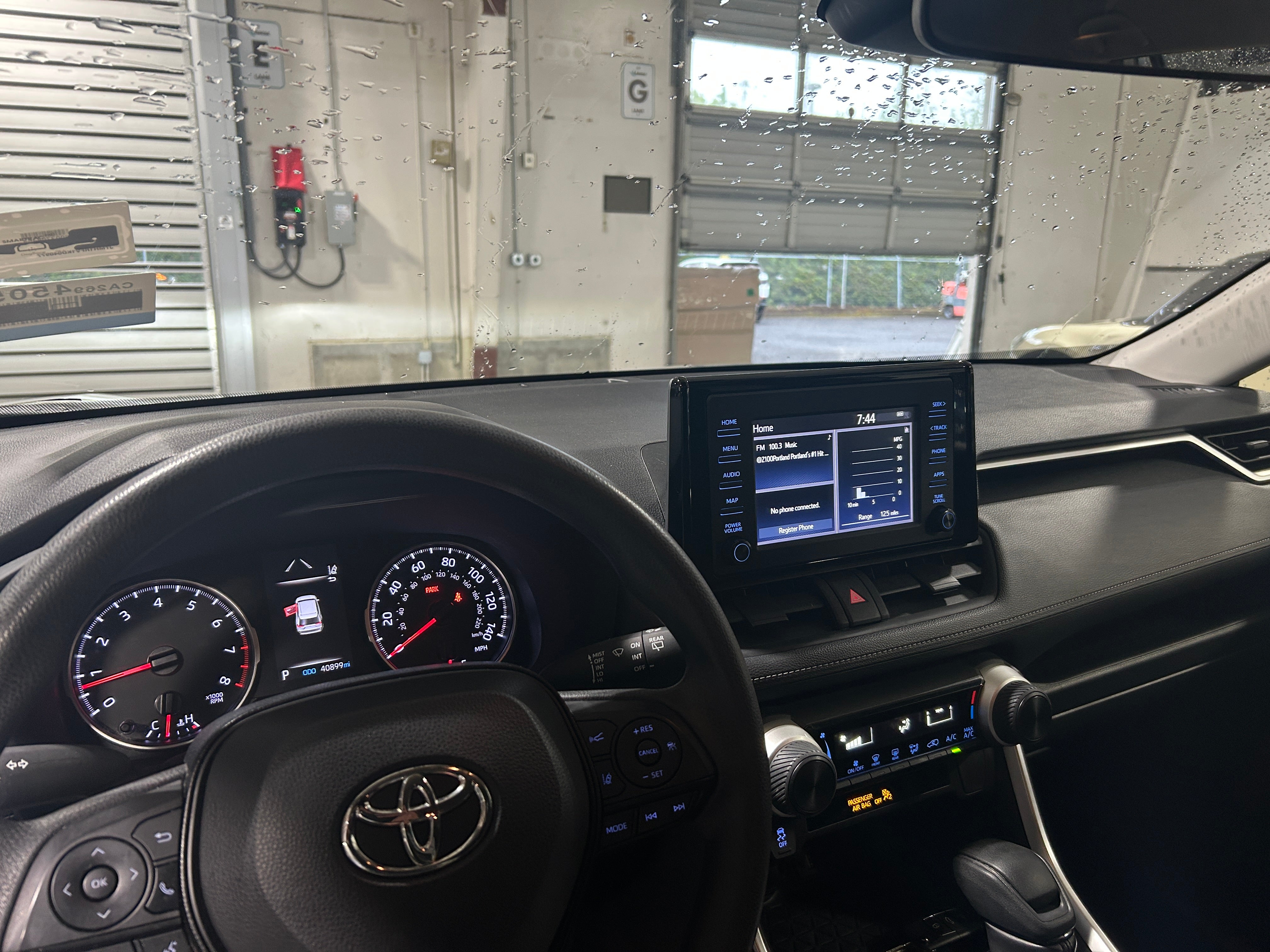 2019 Toyota RAV4 LE 3