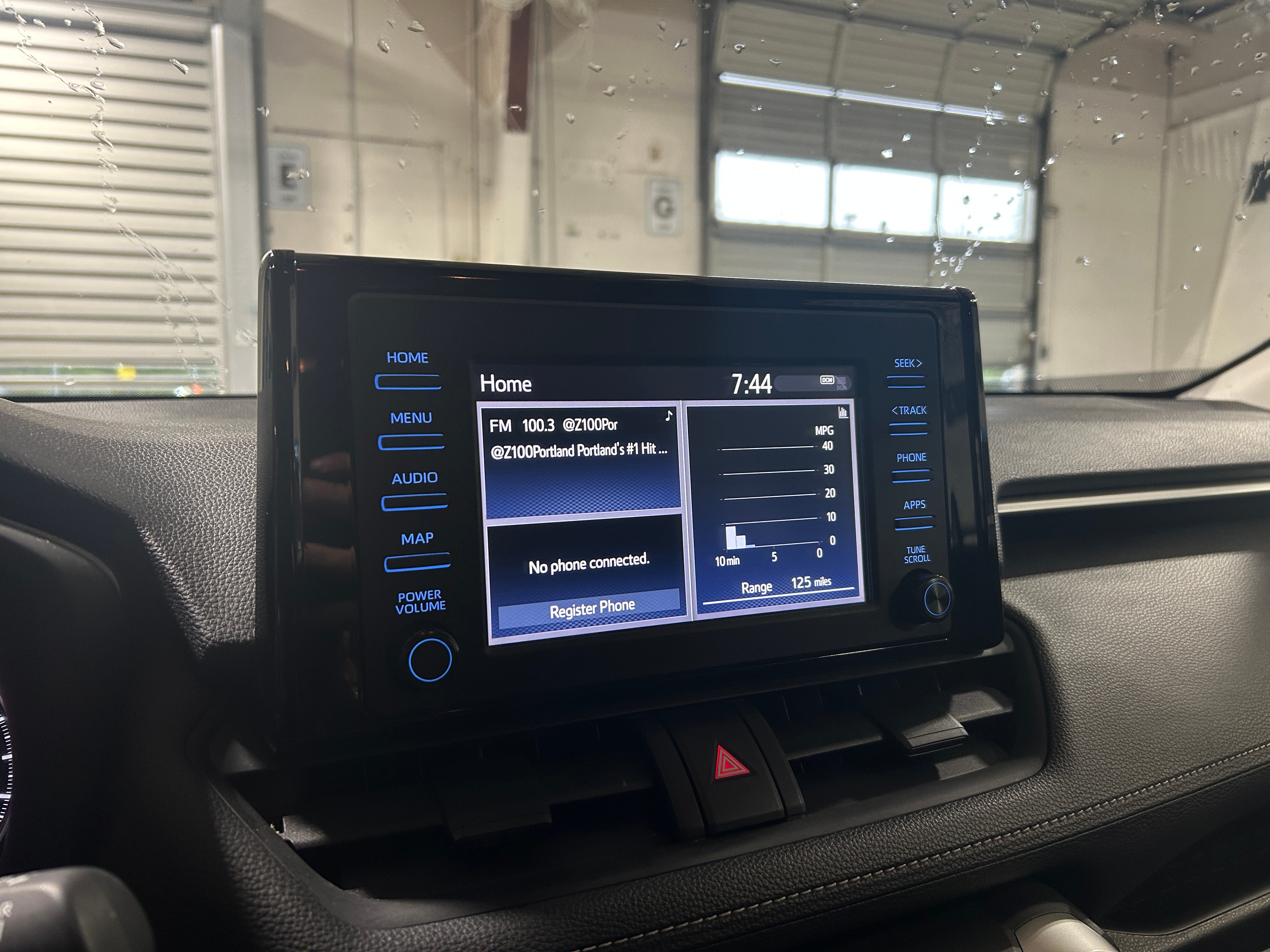 2019 Toyota RAV4 LE 4