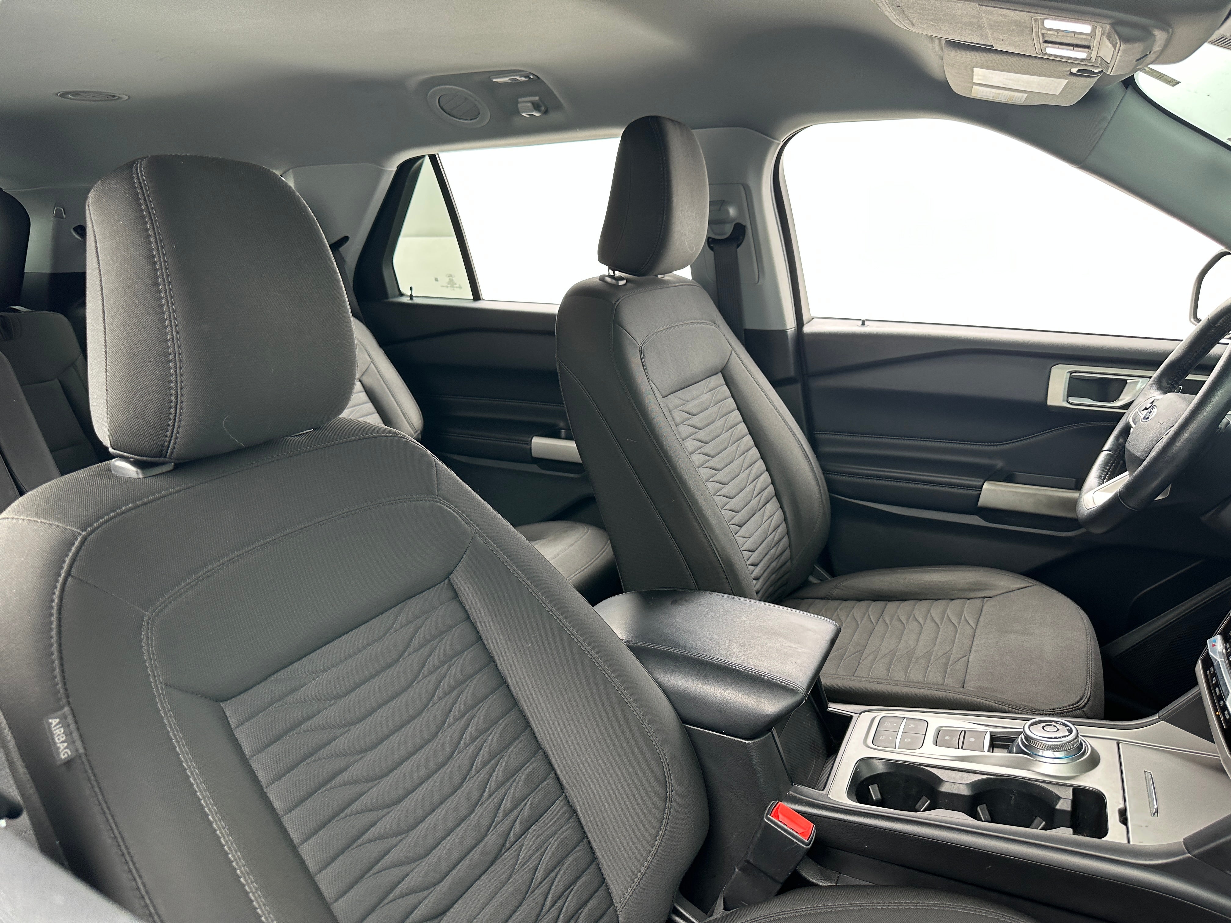 2021 Ford Explorer XLT 2