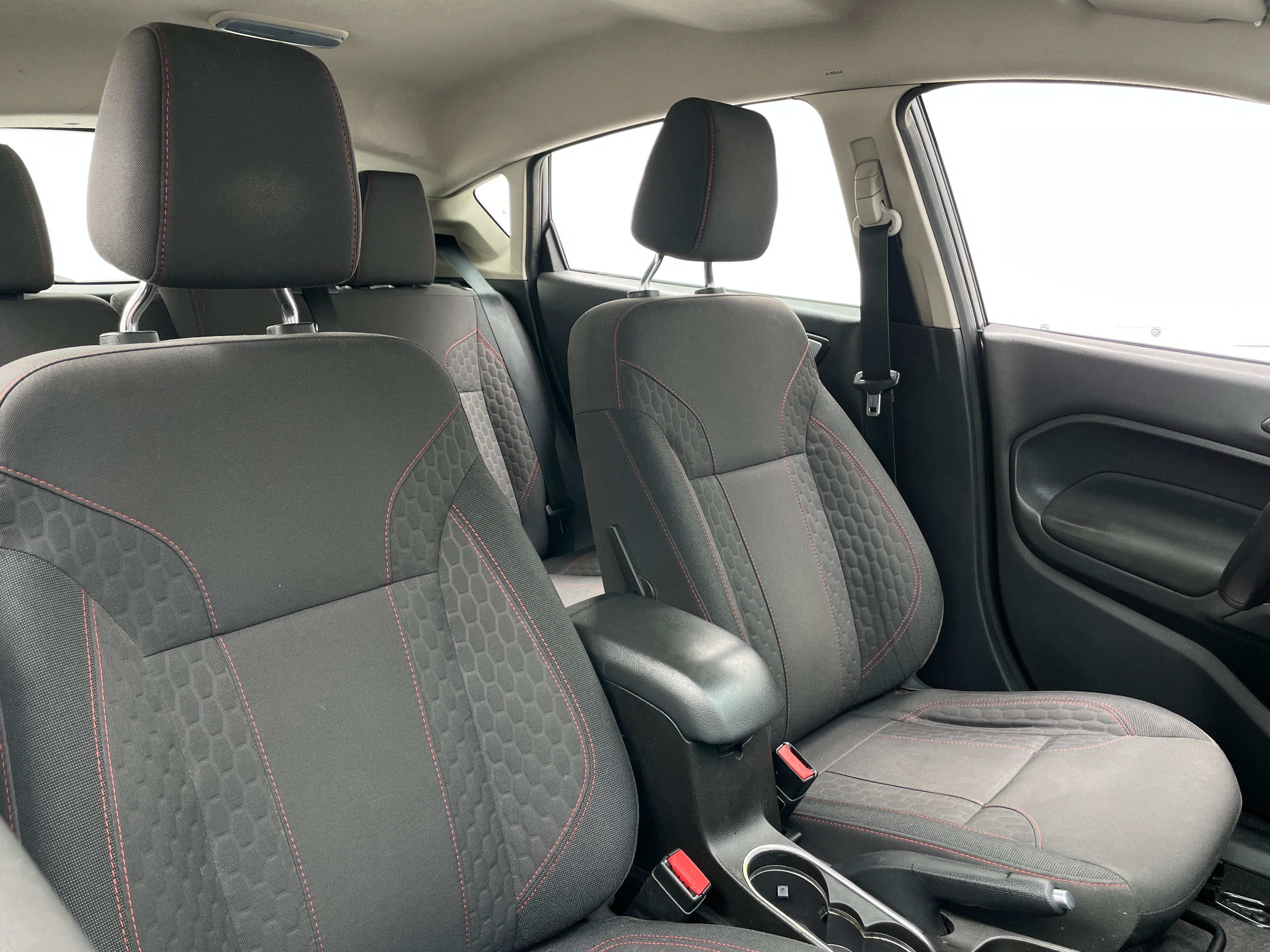 2016 Ford Fiesta SE 2