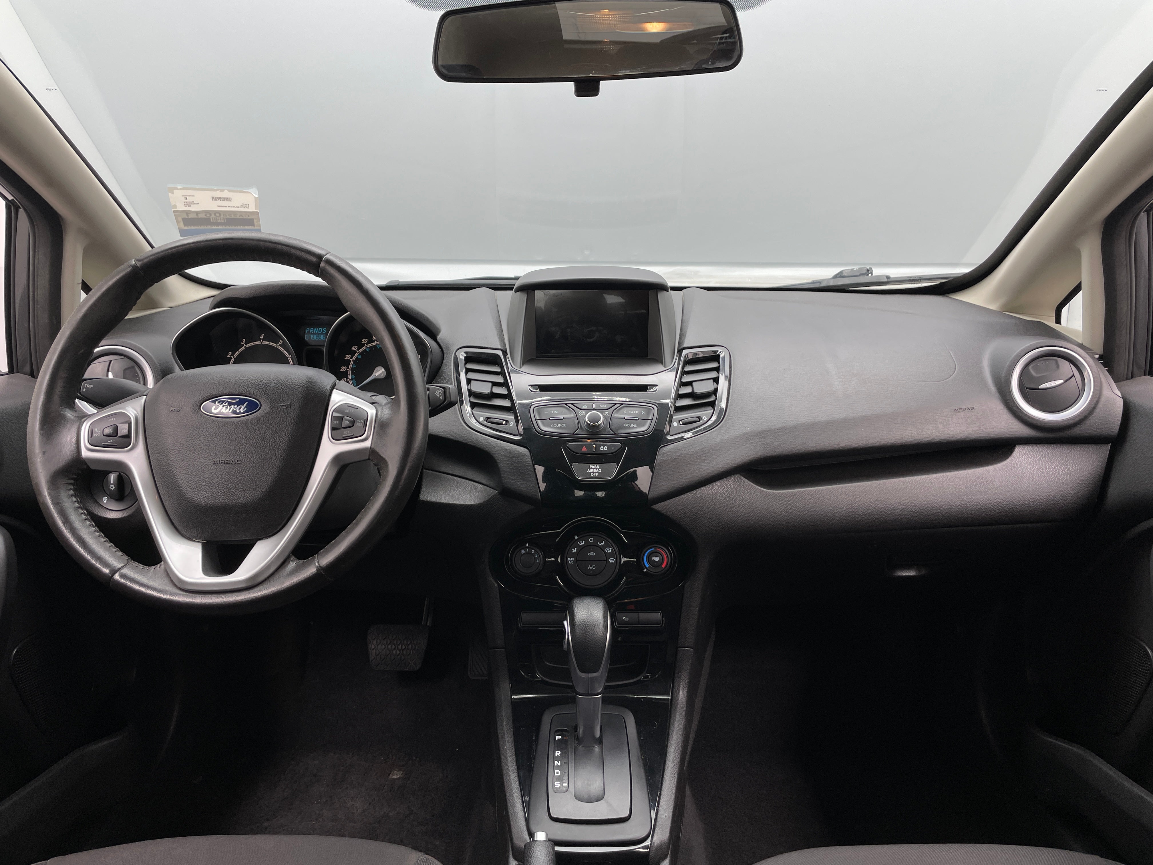 2016 Ford Fiesta SE 3