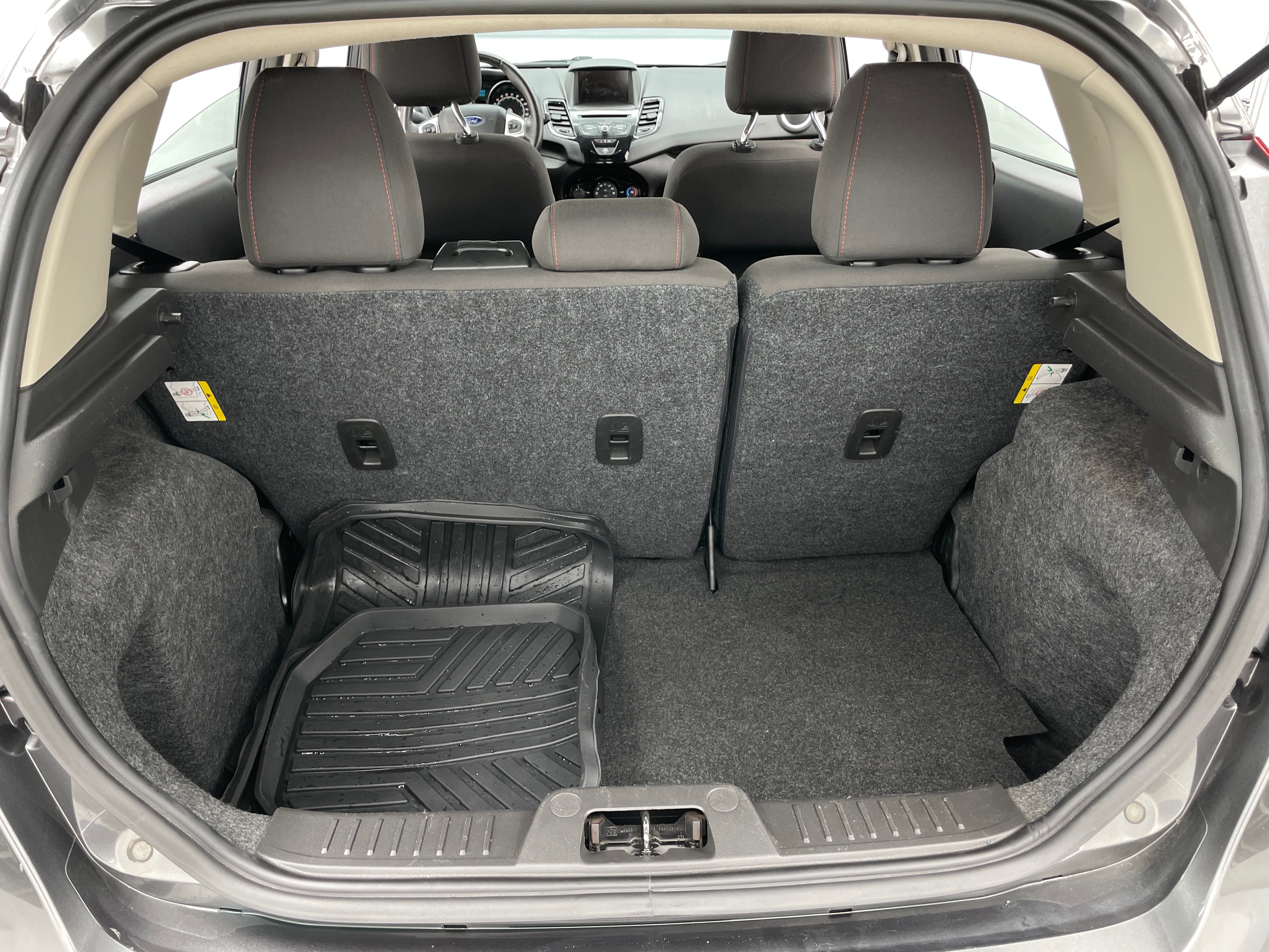 2016 Ford Fiesta SE 7