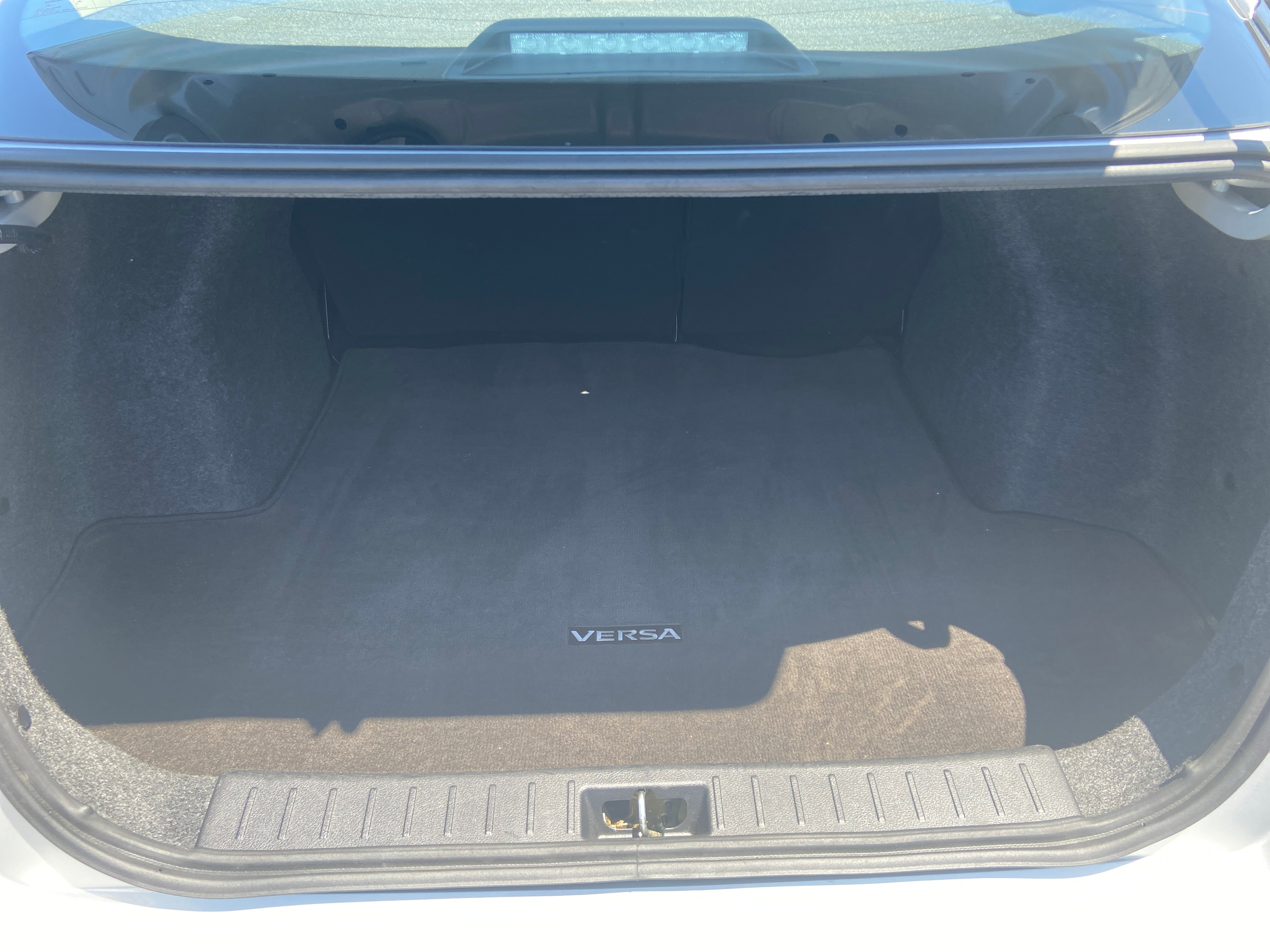 2023 Nissan Versa SV 6