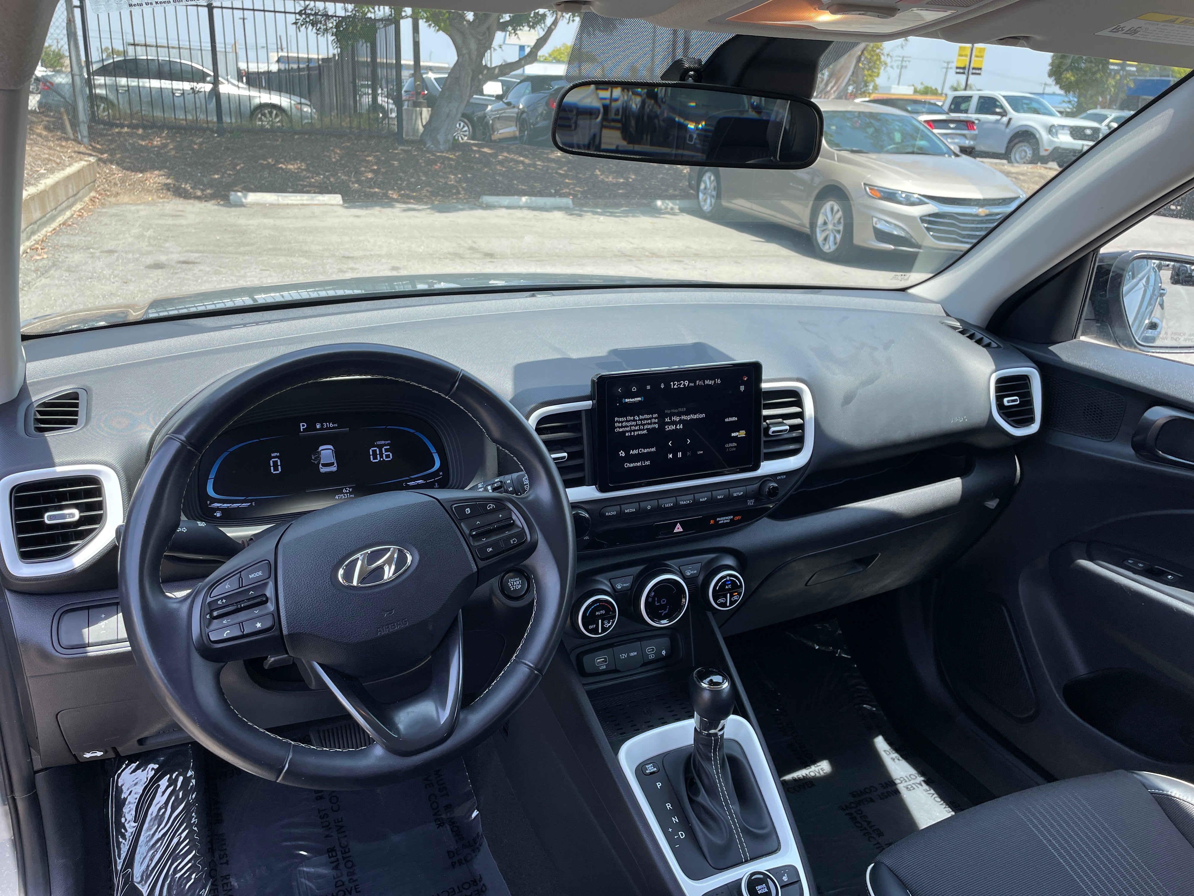 2023 Hyundai Venue Limited 3