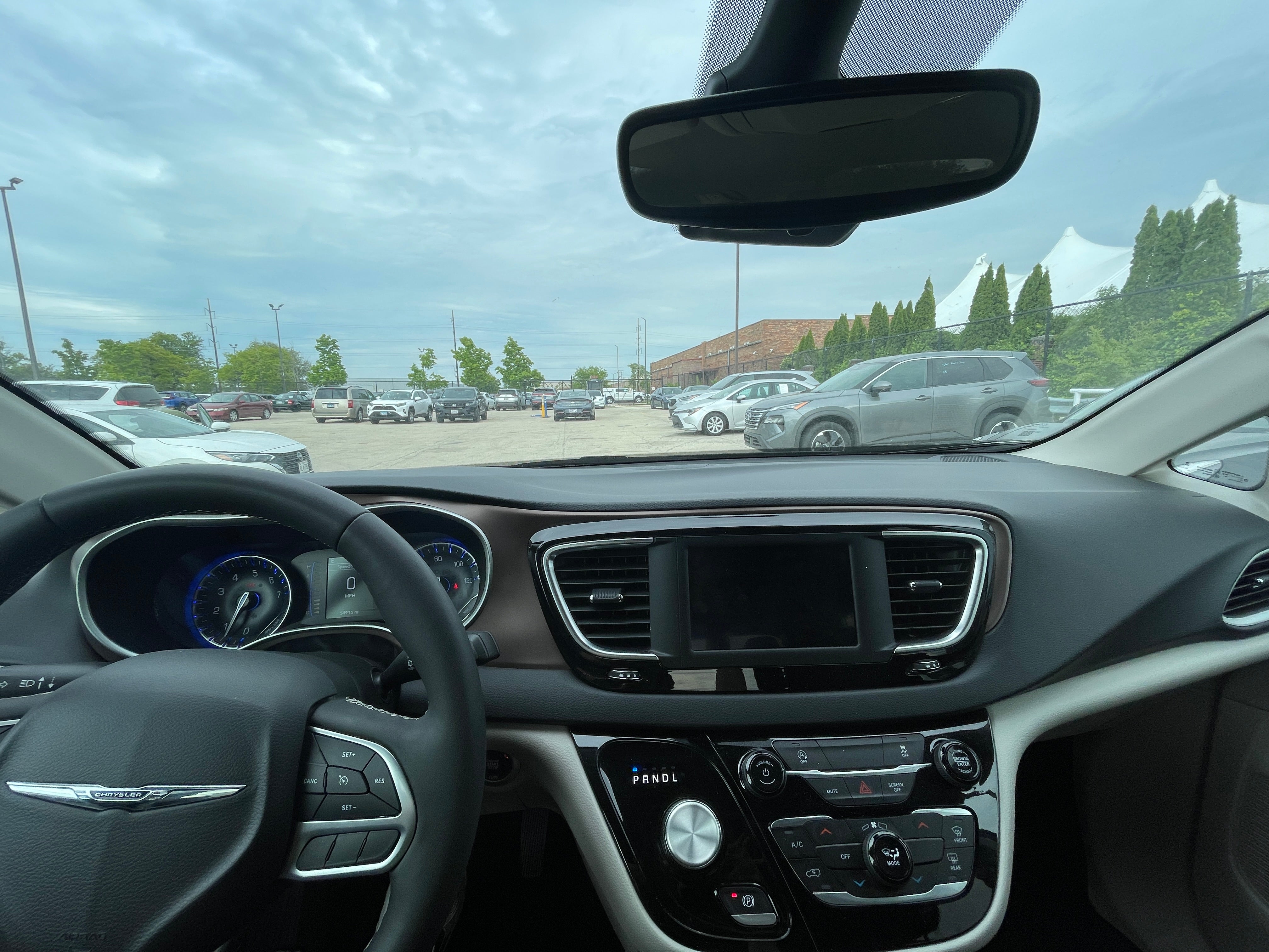 2023 Chrysler Voyager LX 3