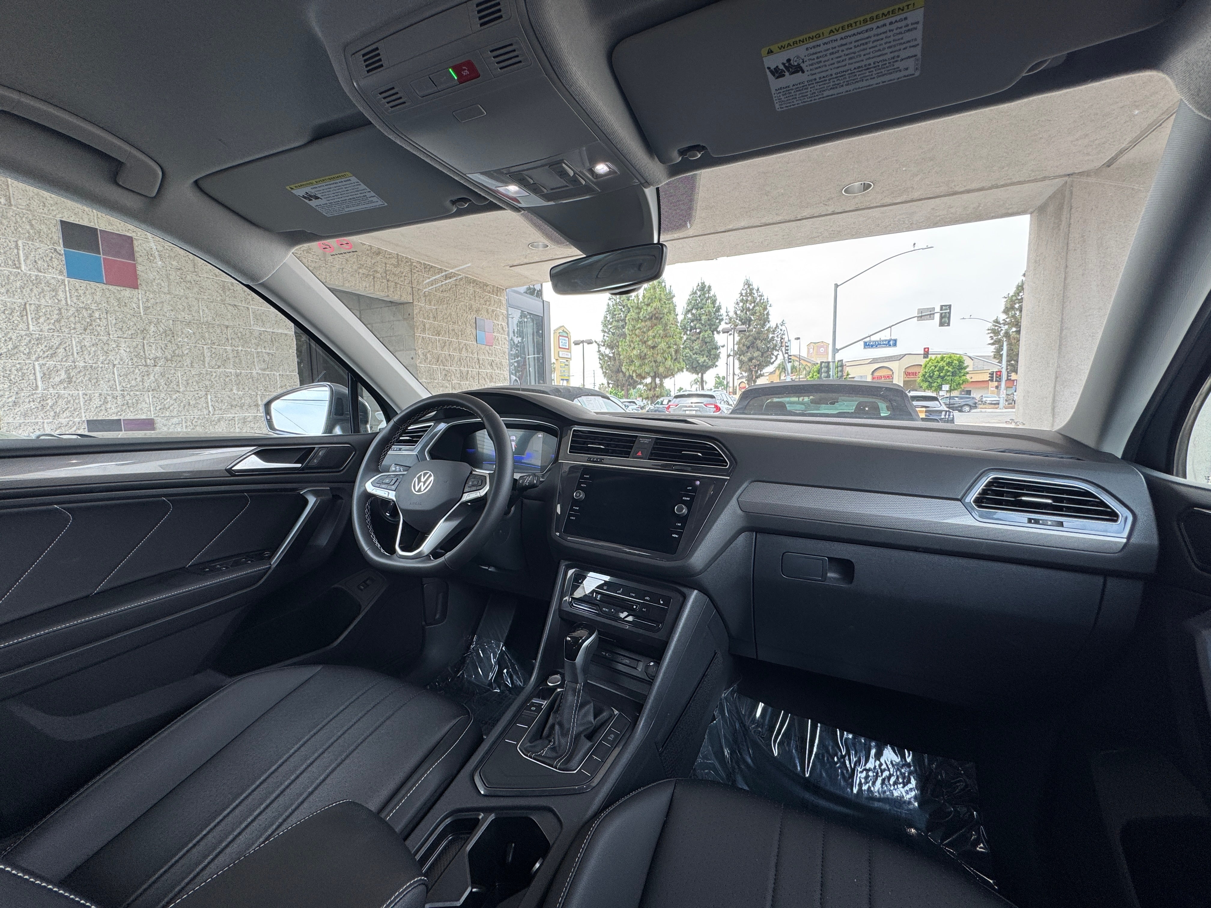 2024 Volkswagen Tiguan SE 2
