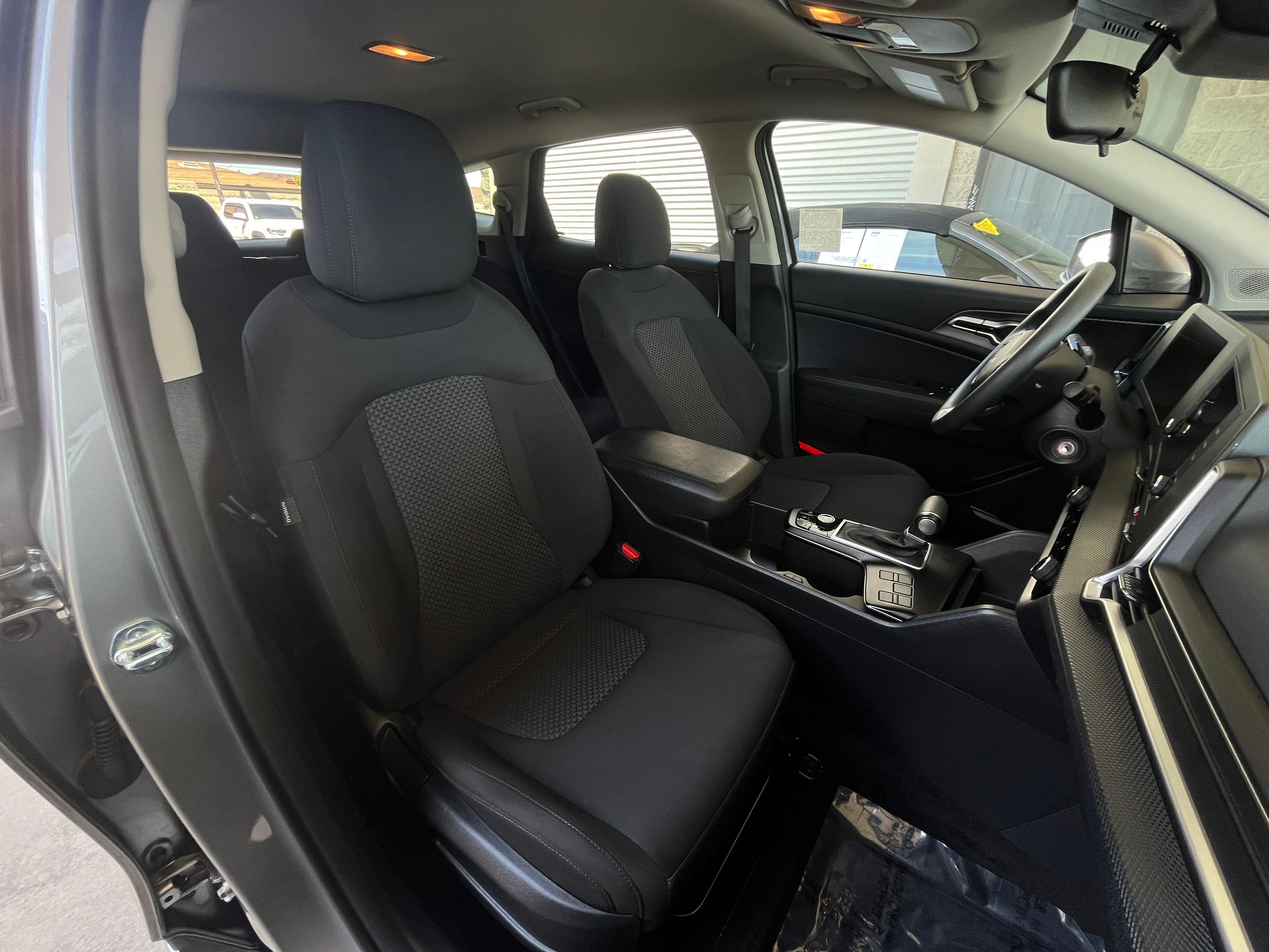2024 Kia Sportage LX 2