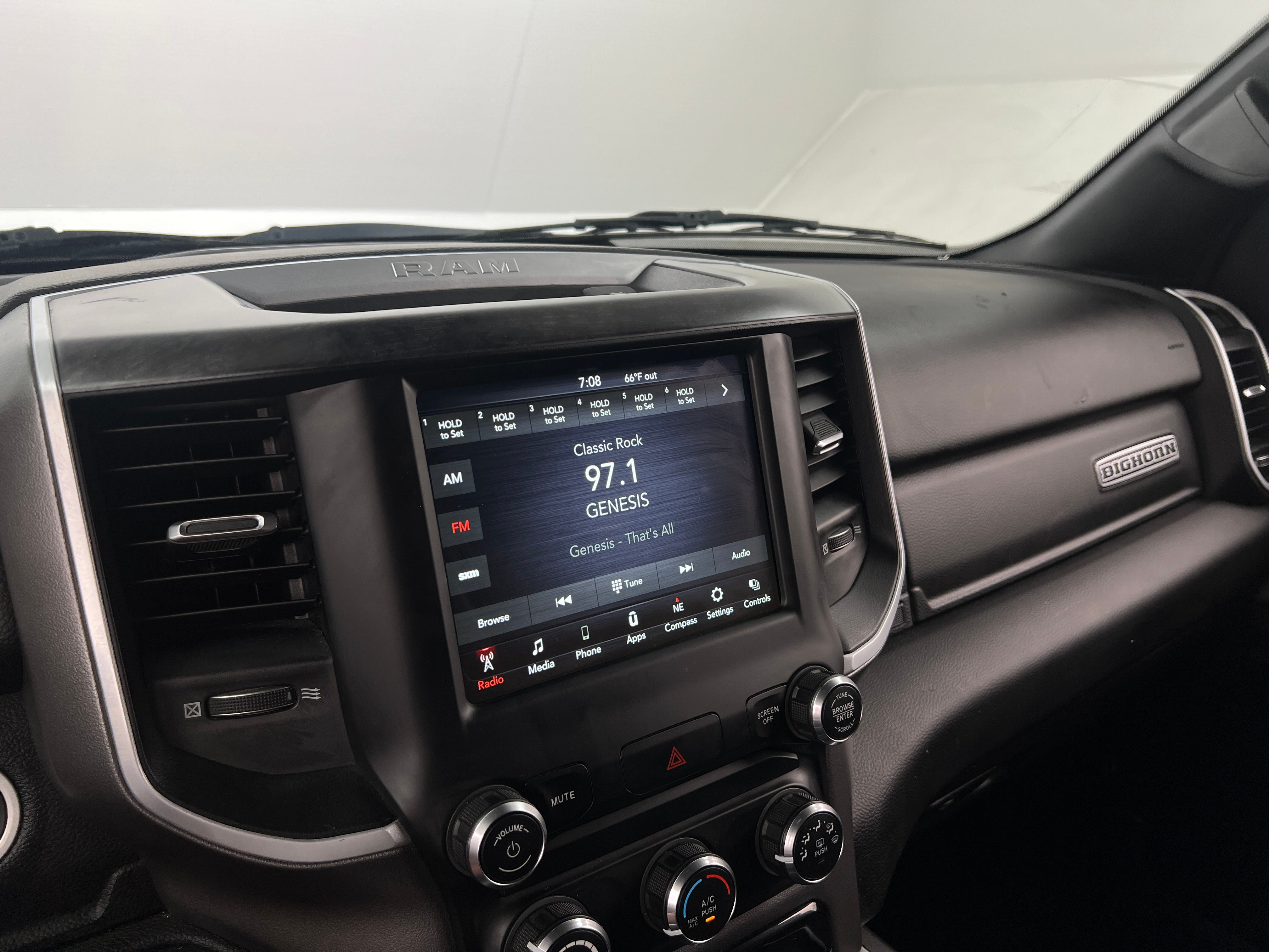 2021 RAM 1500 Big Horn 4