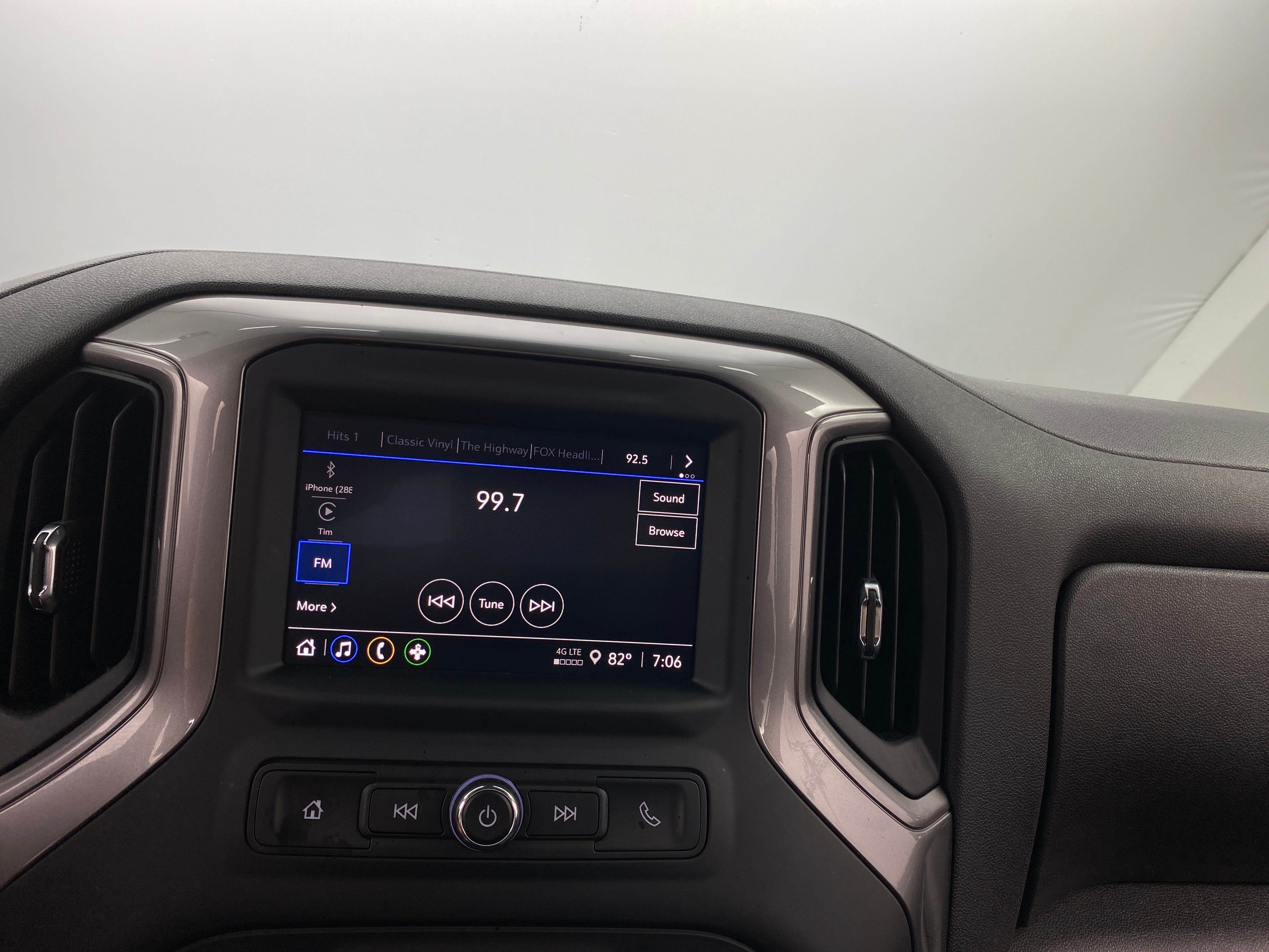 2024 Chevrolet Silverado 1500 Custom 4