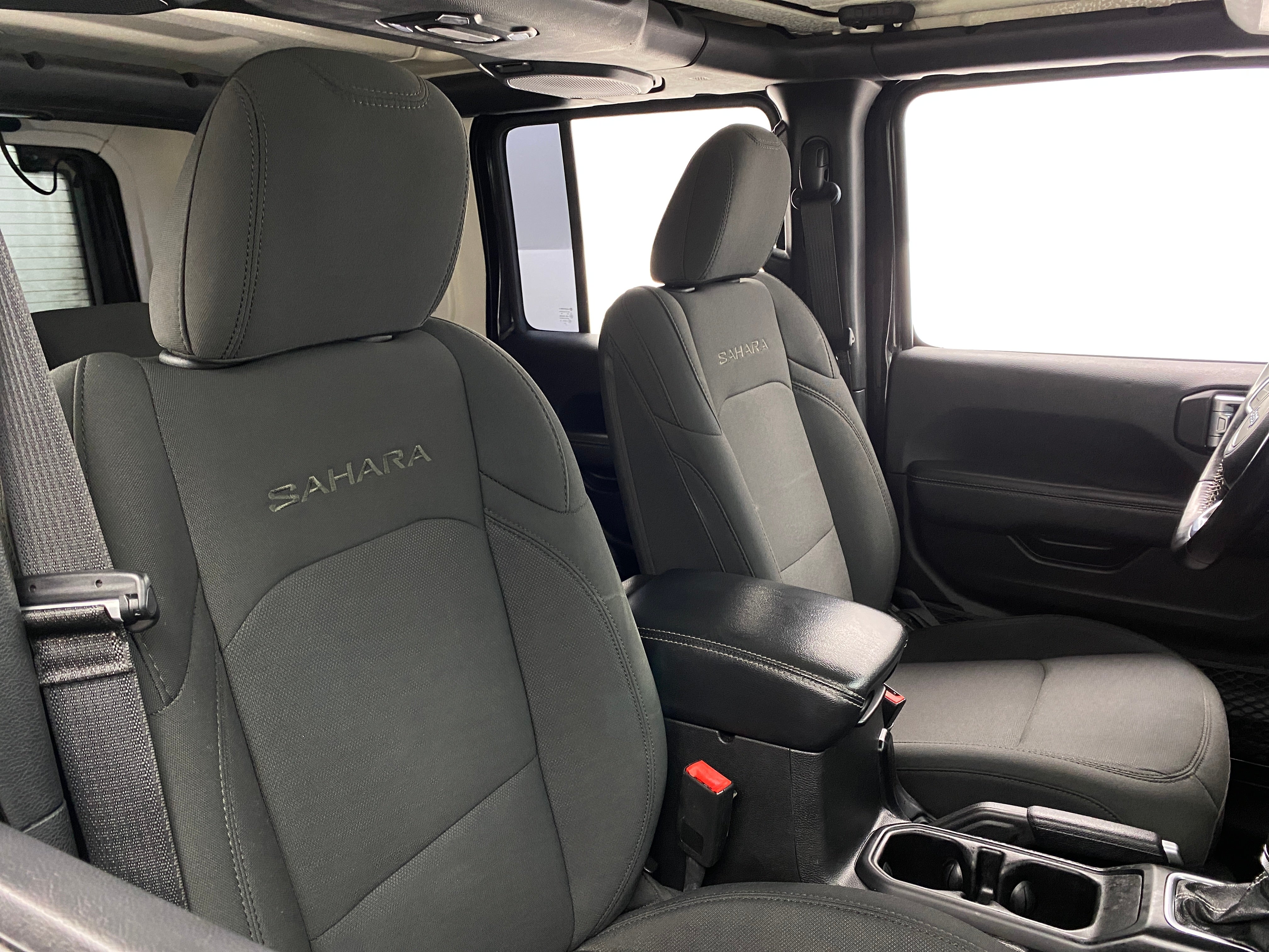 2020 Jeep Wrangler Unlimited Sahara 2