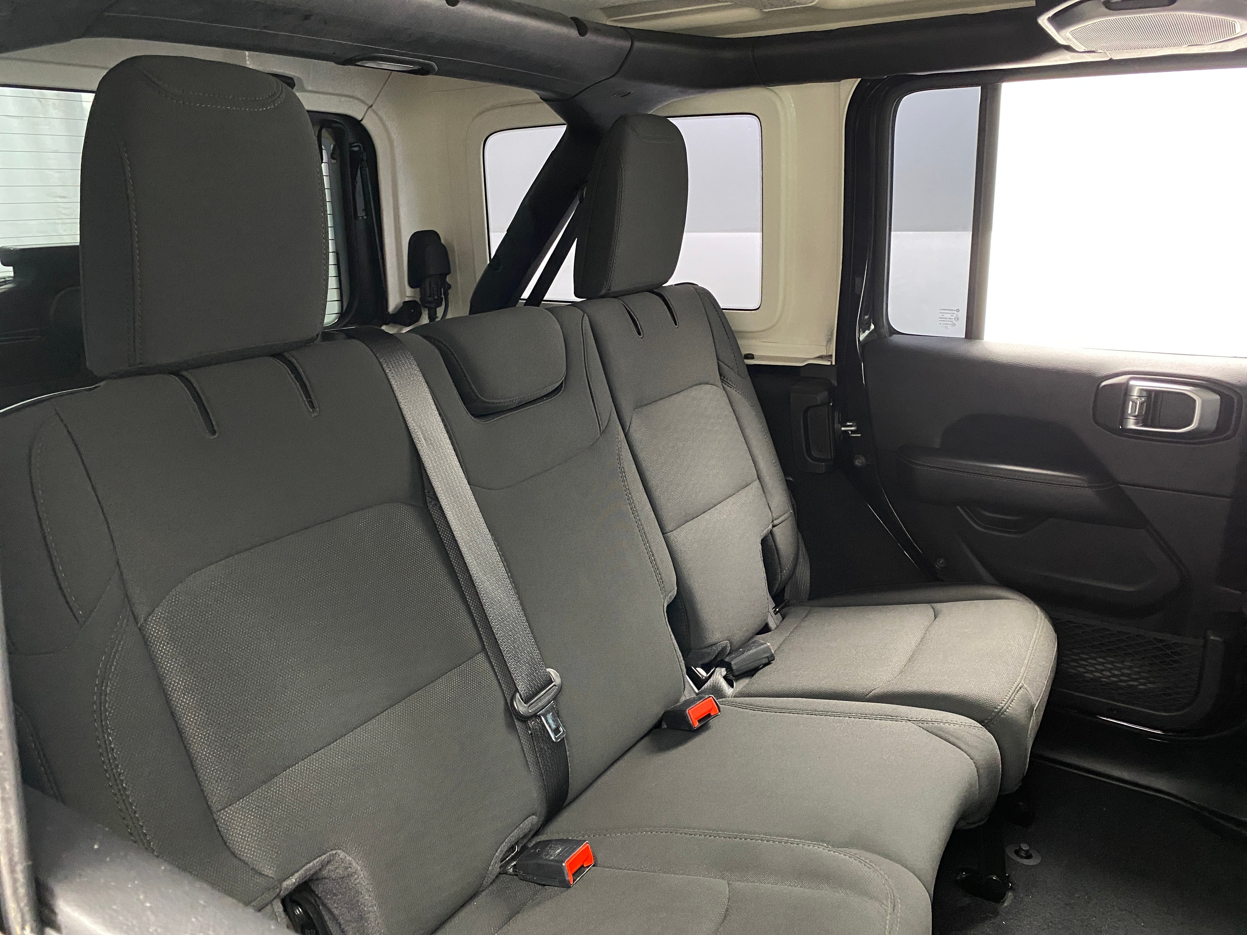 2020 Jeep Wrangler Unlimited Sahara 6