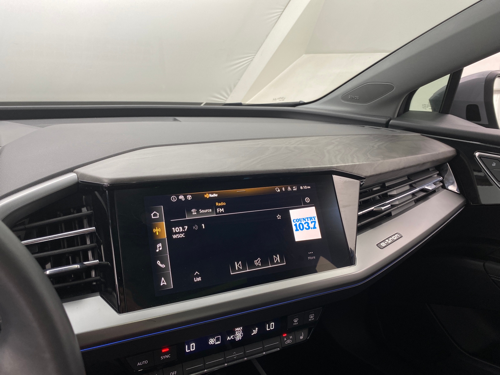 Thumbnail: 2022 Audi Q4 e-tron - 3