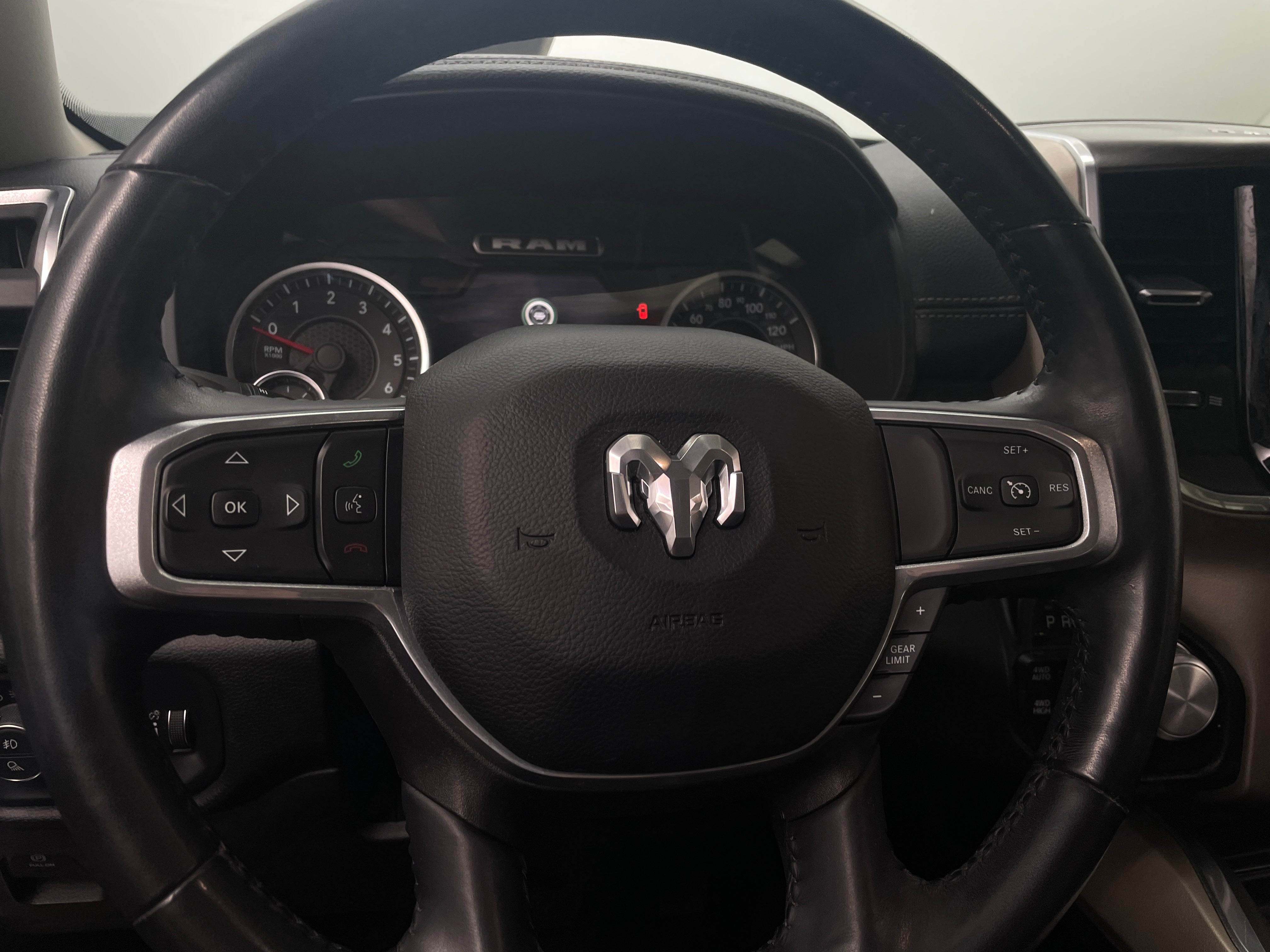 2022 RAM 1500 Laramie 4
