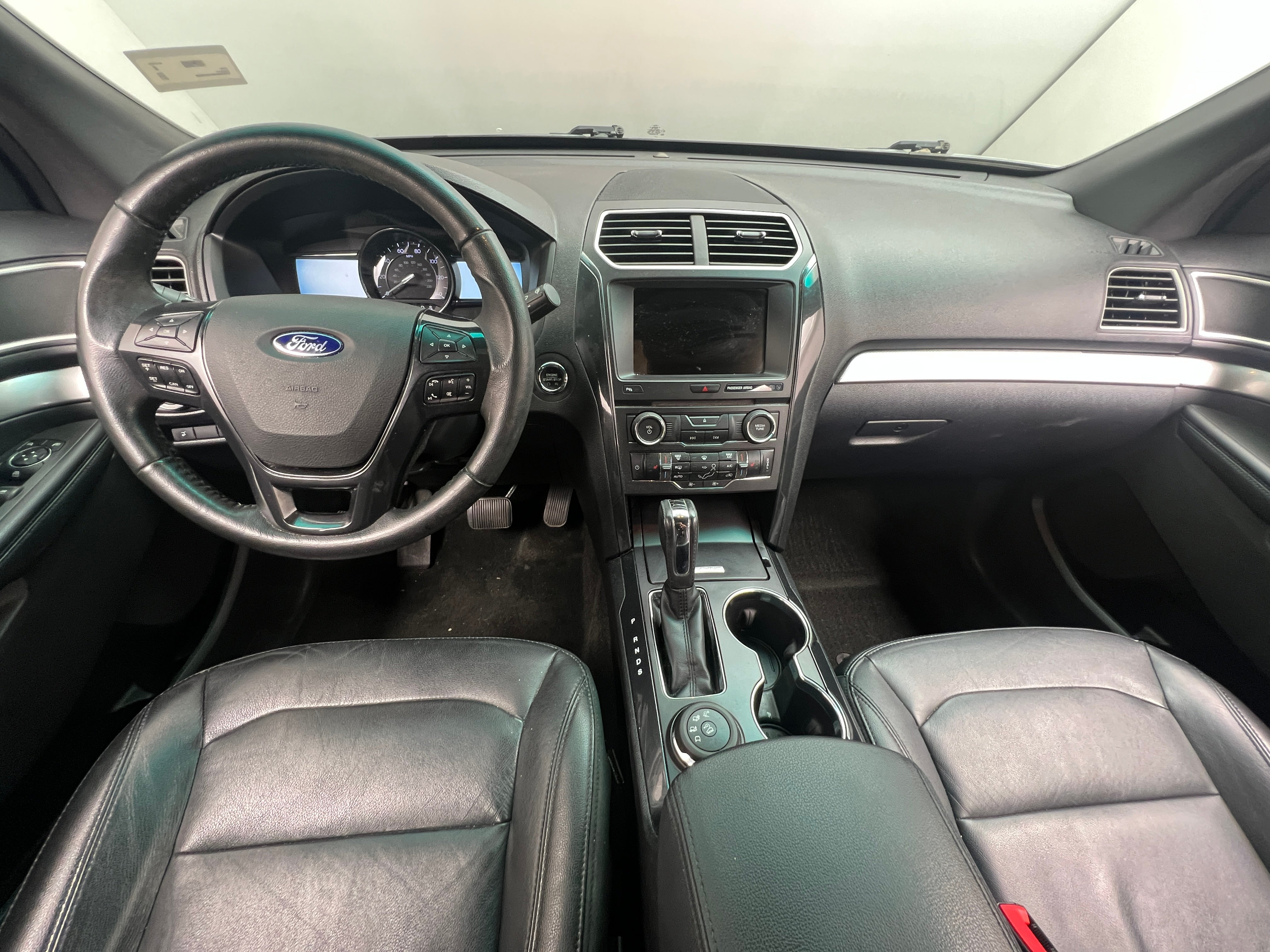 2017 Ford Explorer XLT 2