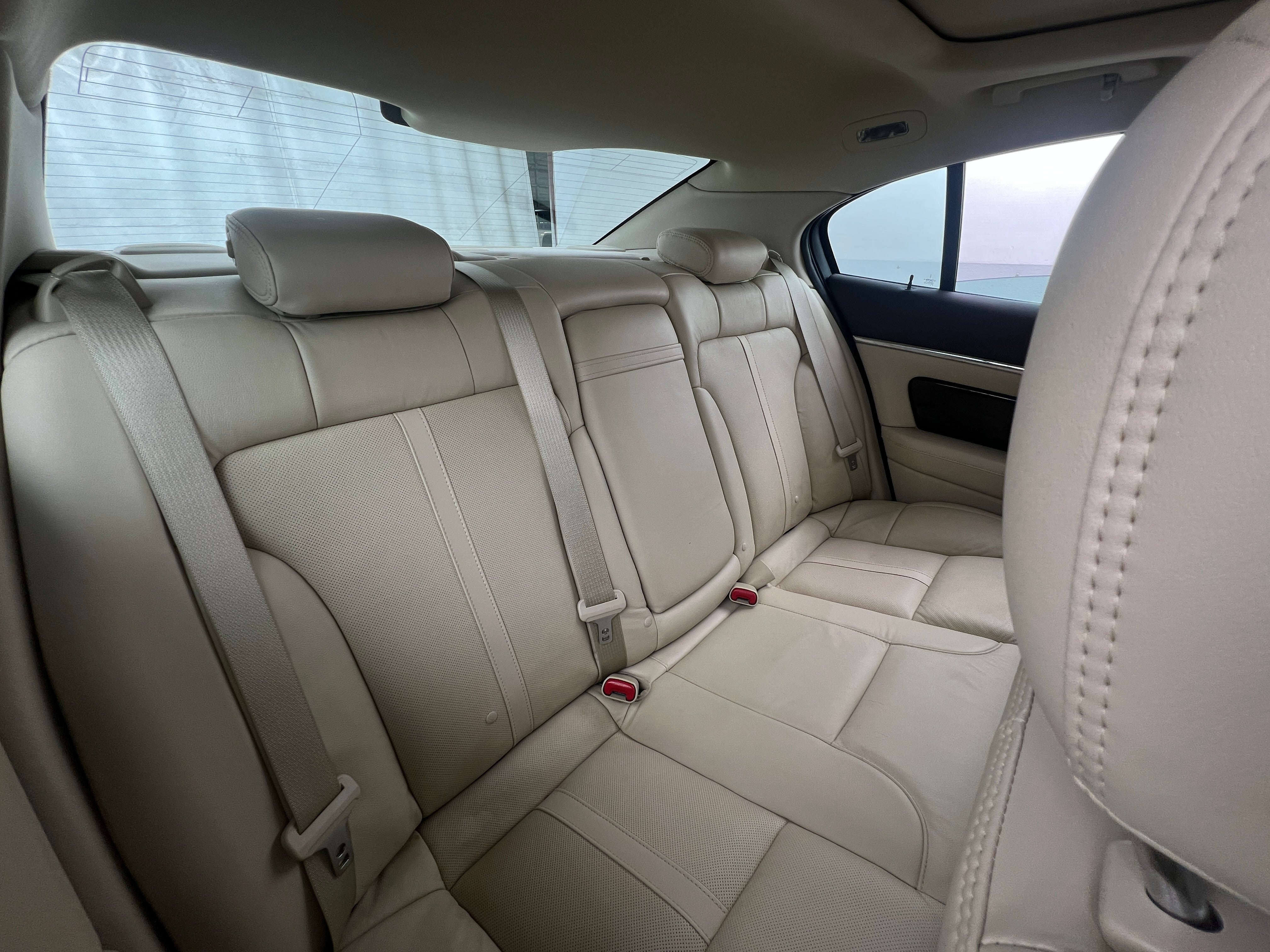 2015 Lincoln MKS  5