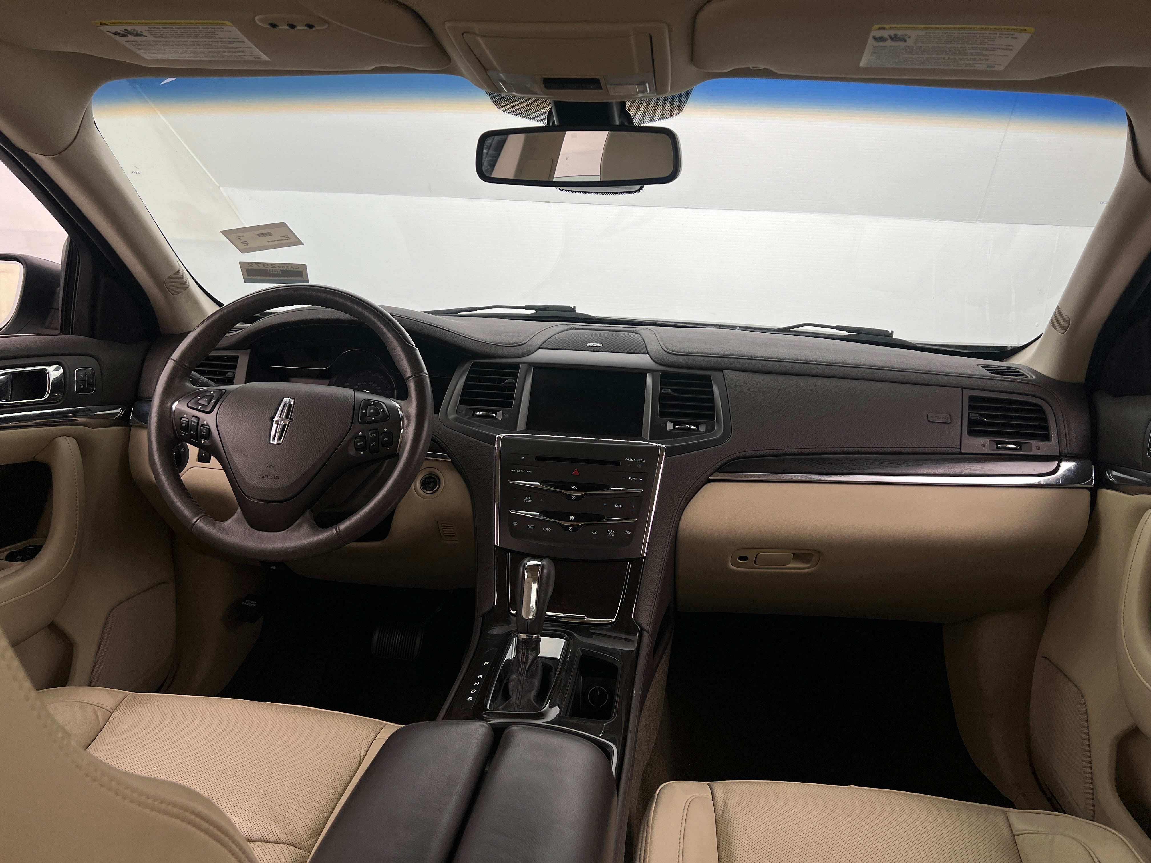 2015 Lincoln MKS  2