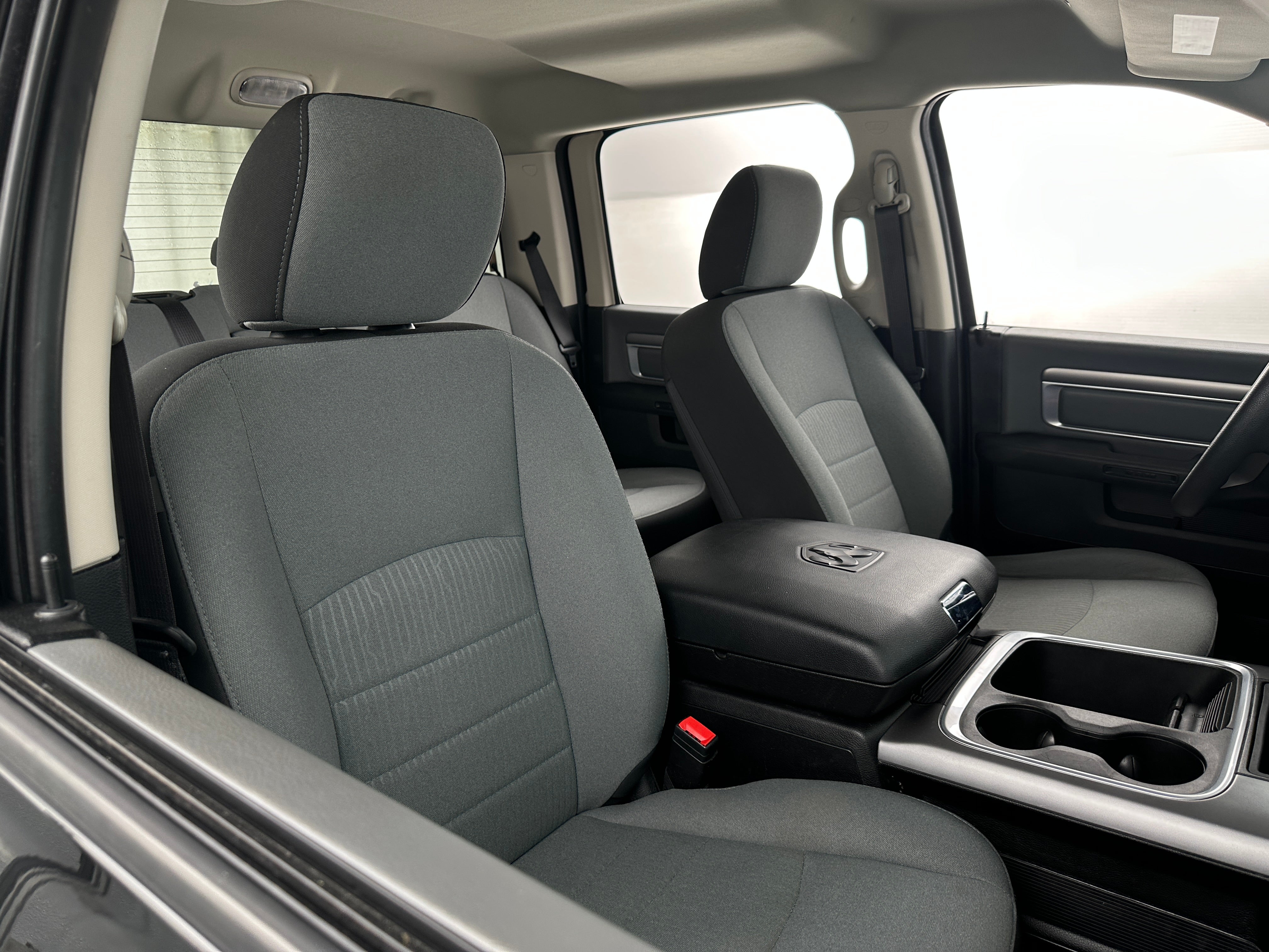 2022 RAM 1500 Classic SLT 2