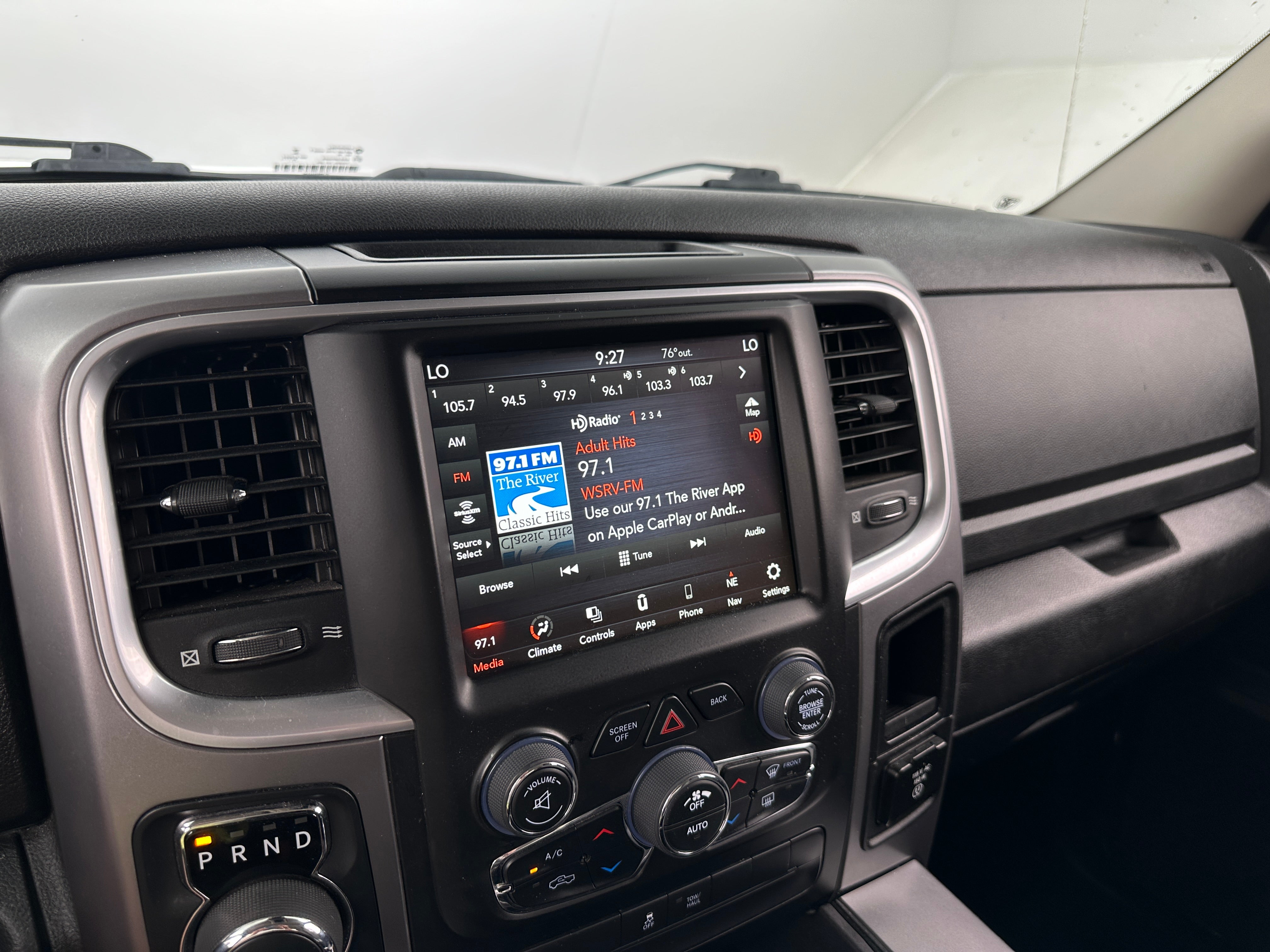 2022 RAM 1500 Classic SLT 4