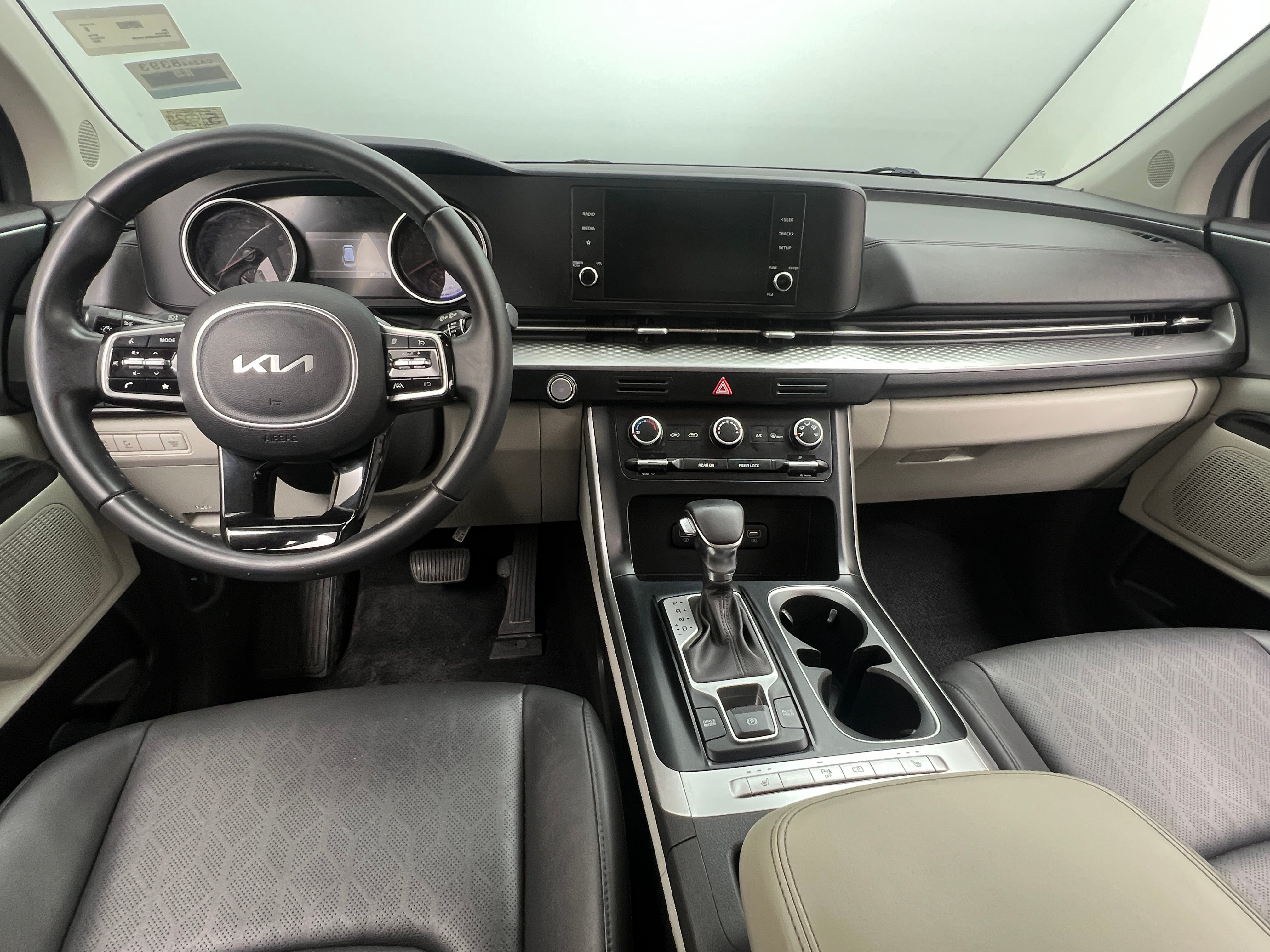 2022 Kia Carnival LX 2