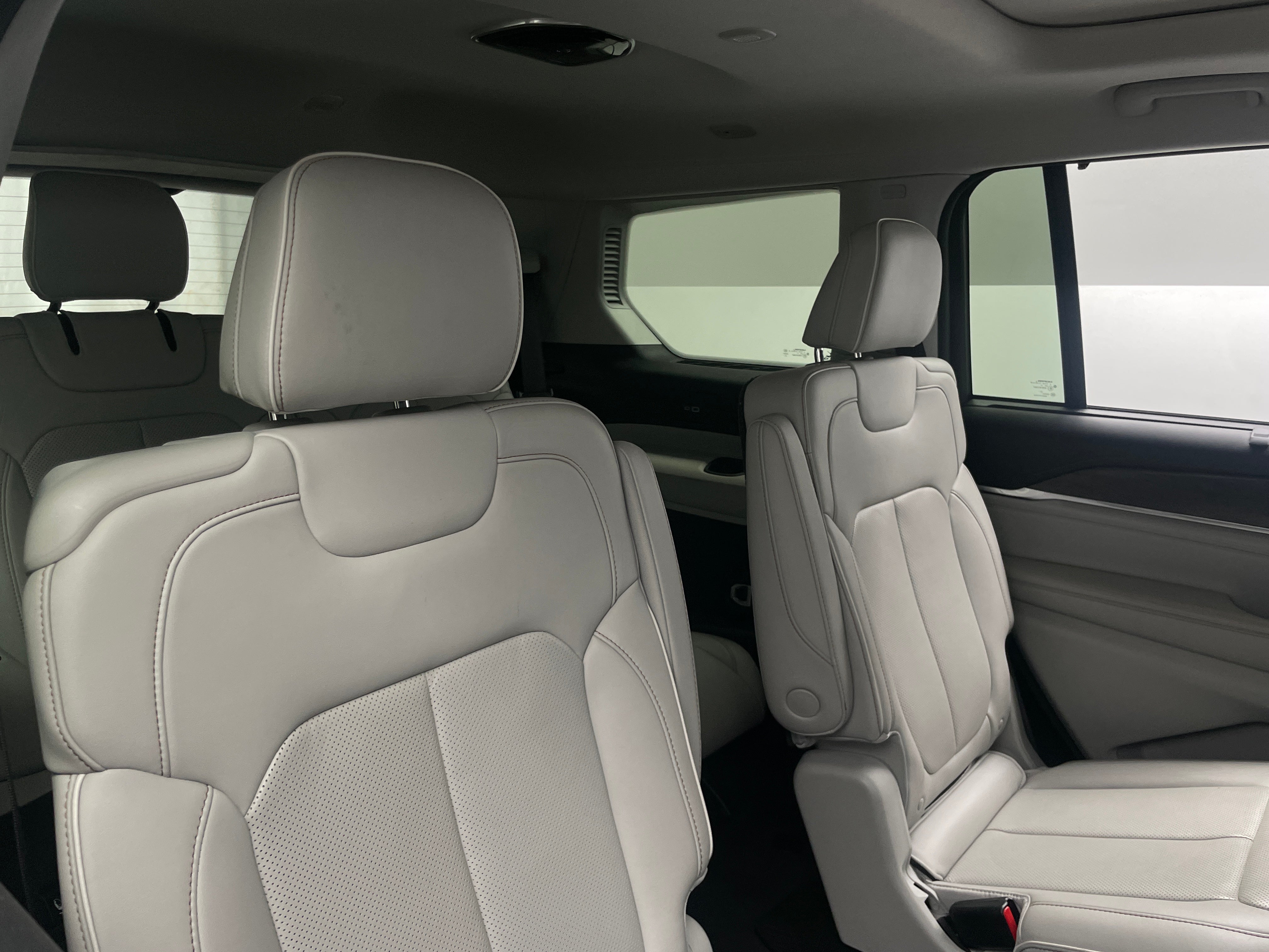 2022 Jeep Grand Cherokee L Overland 5