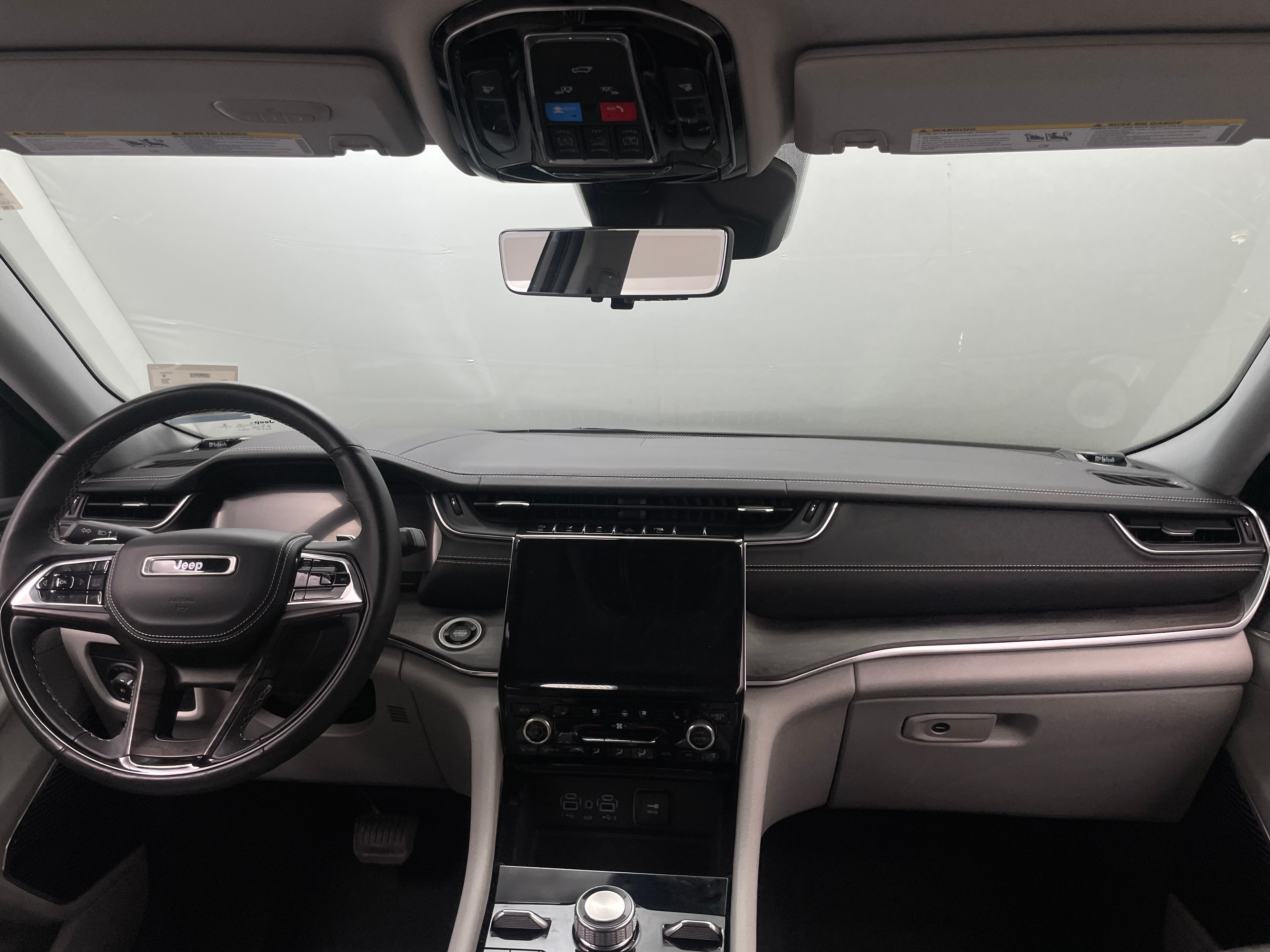 2022 Jeep Grand Cherokee L Overland 2