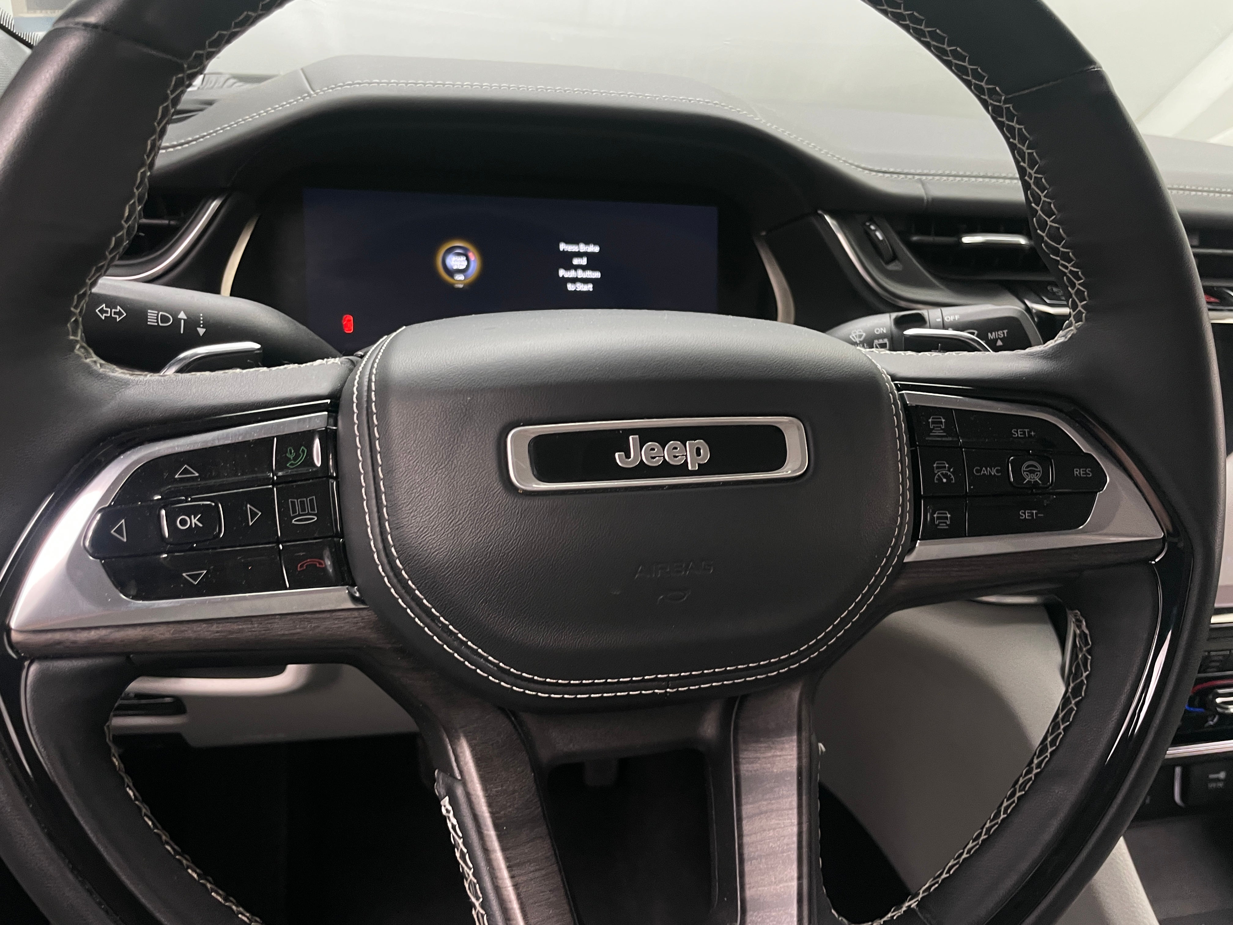 2022 Jeep Grand Cherokee L Overland 4