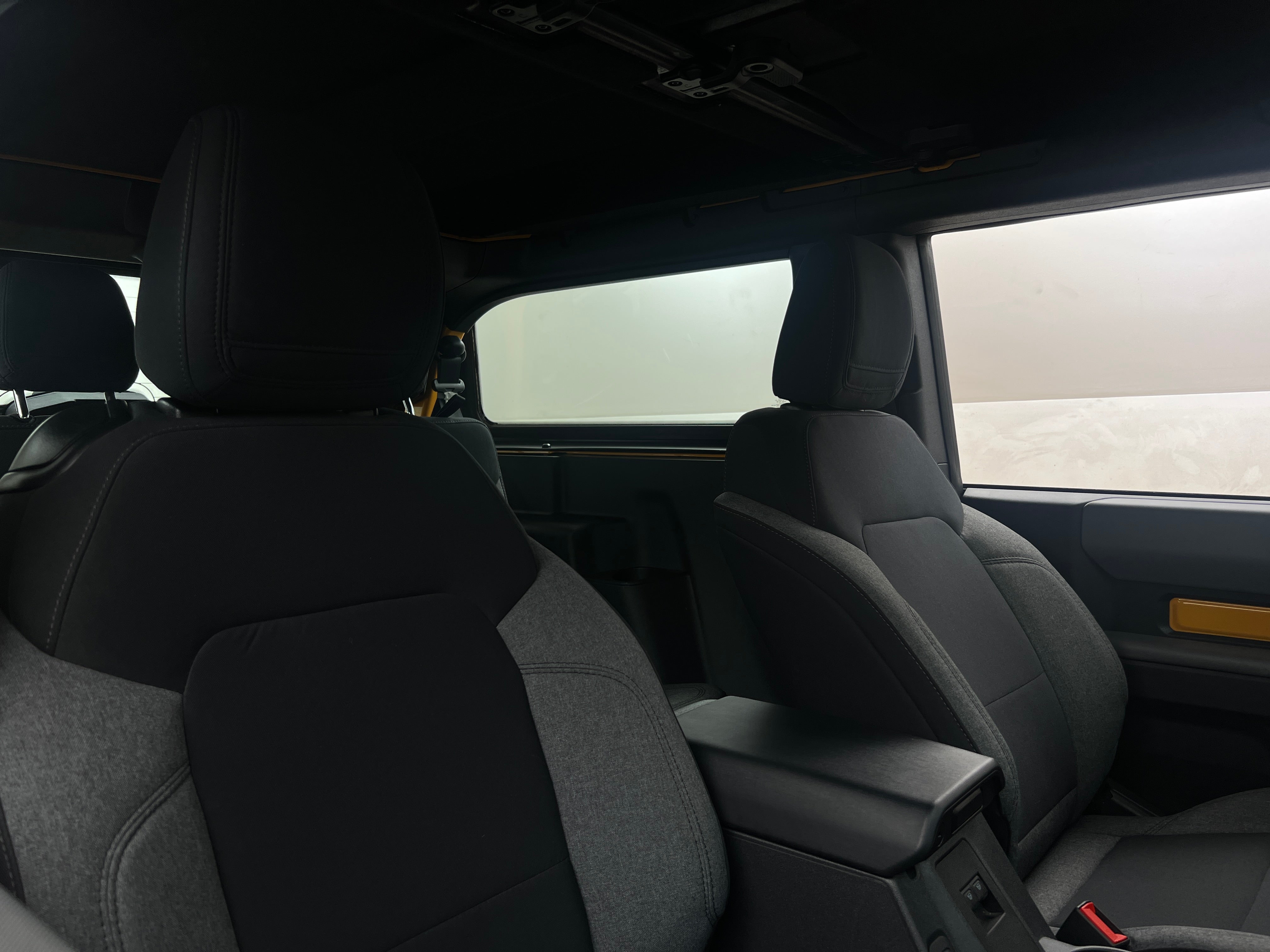 2022 Ford Bronco Base 2