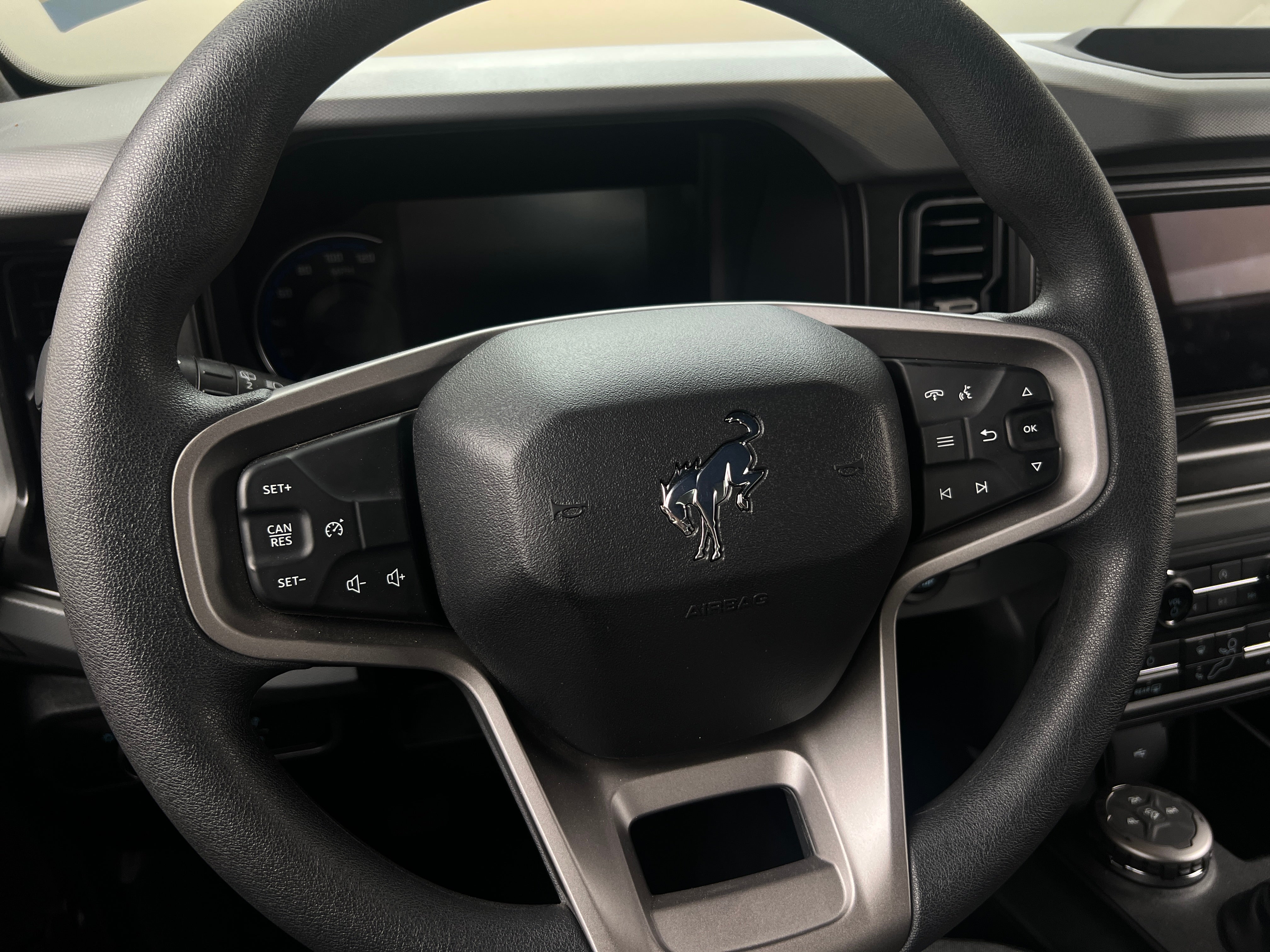 2022 Ford Bronco Base 4