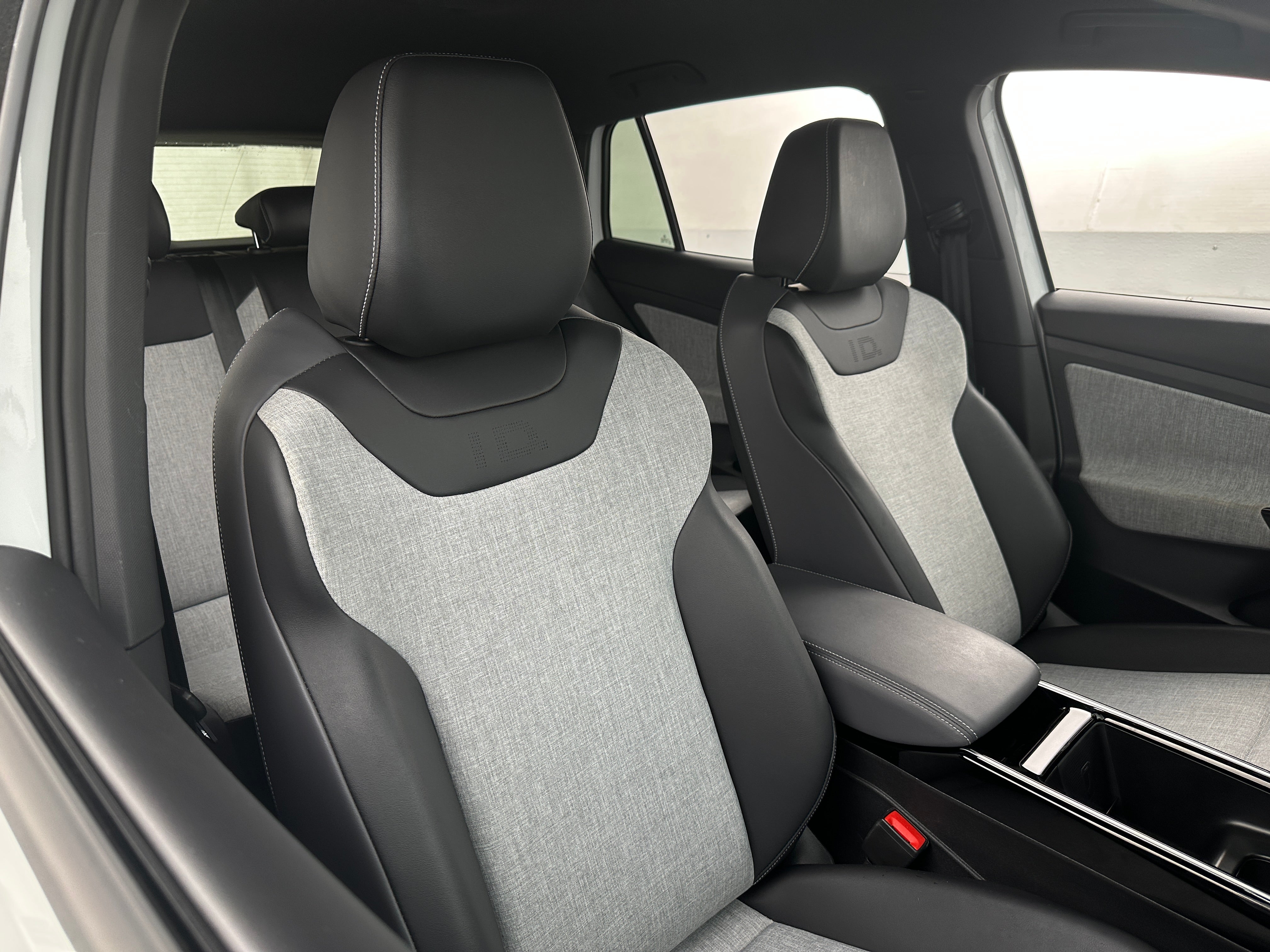 2023 Volkswagen ID.4 Pro 2