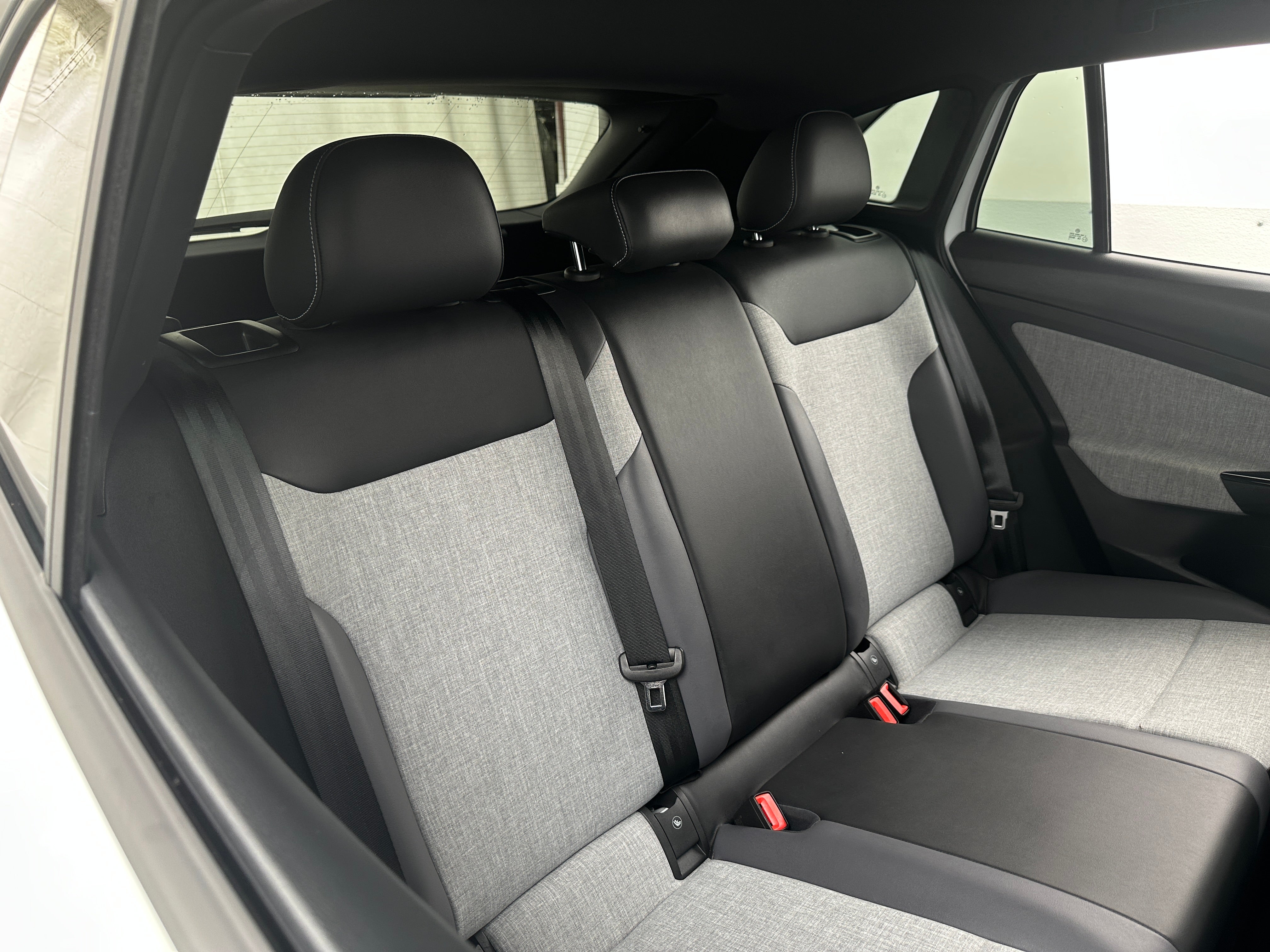 2023 Volkswagen ID.4 Pro 6