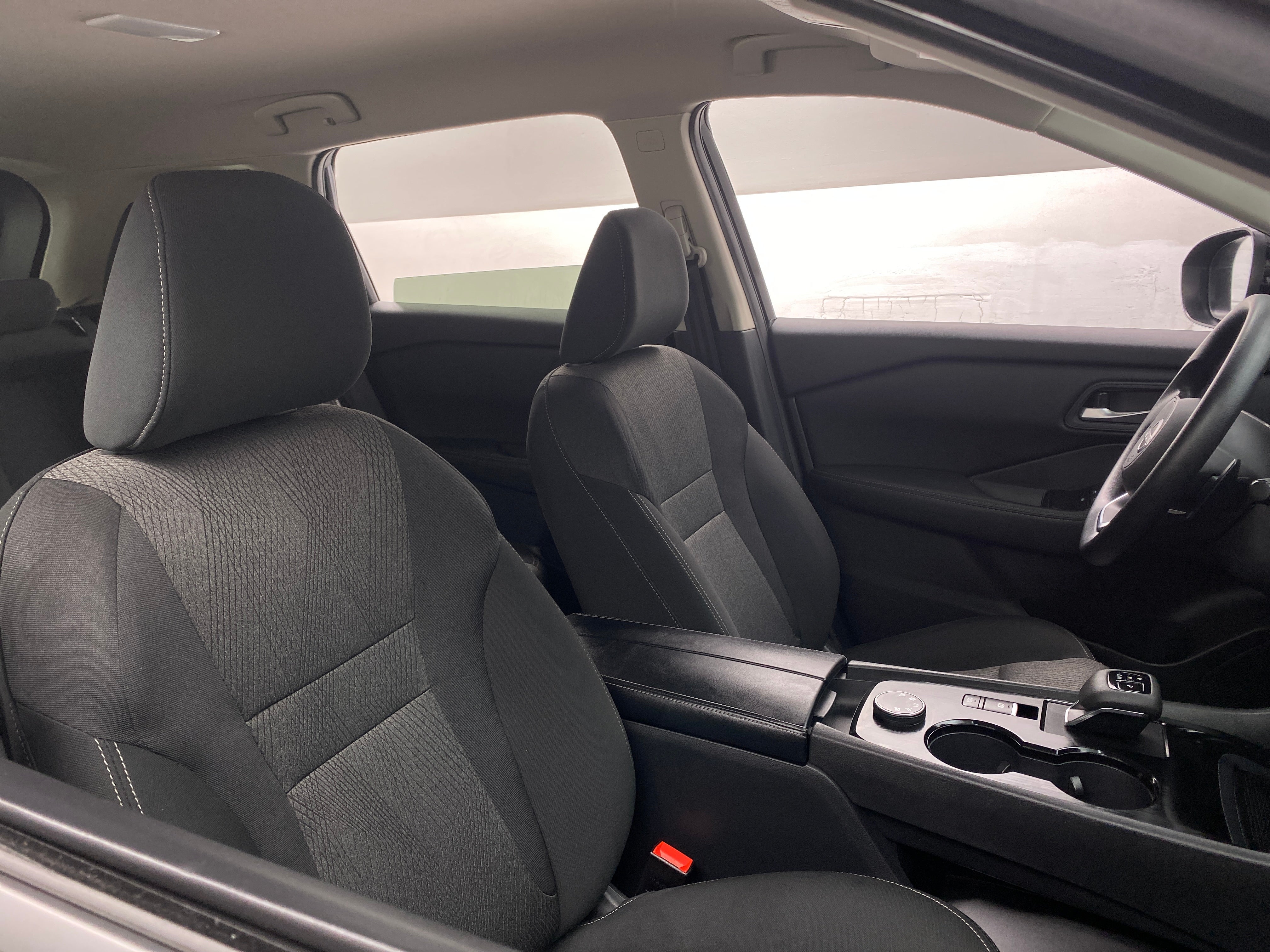 2024 Nissan Rogue SV 2