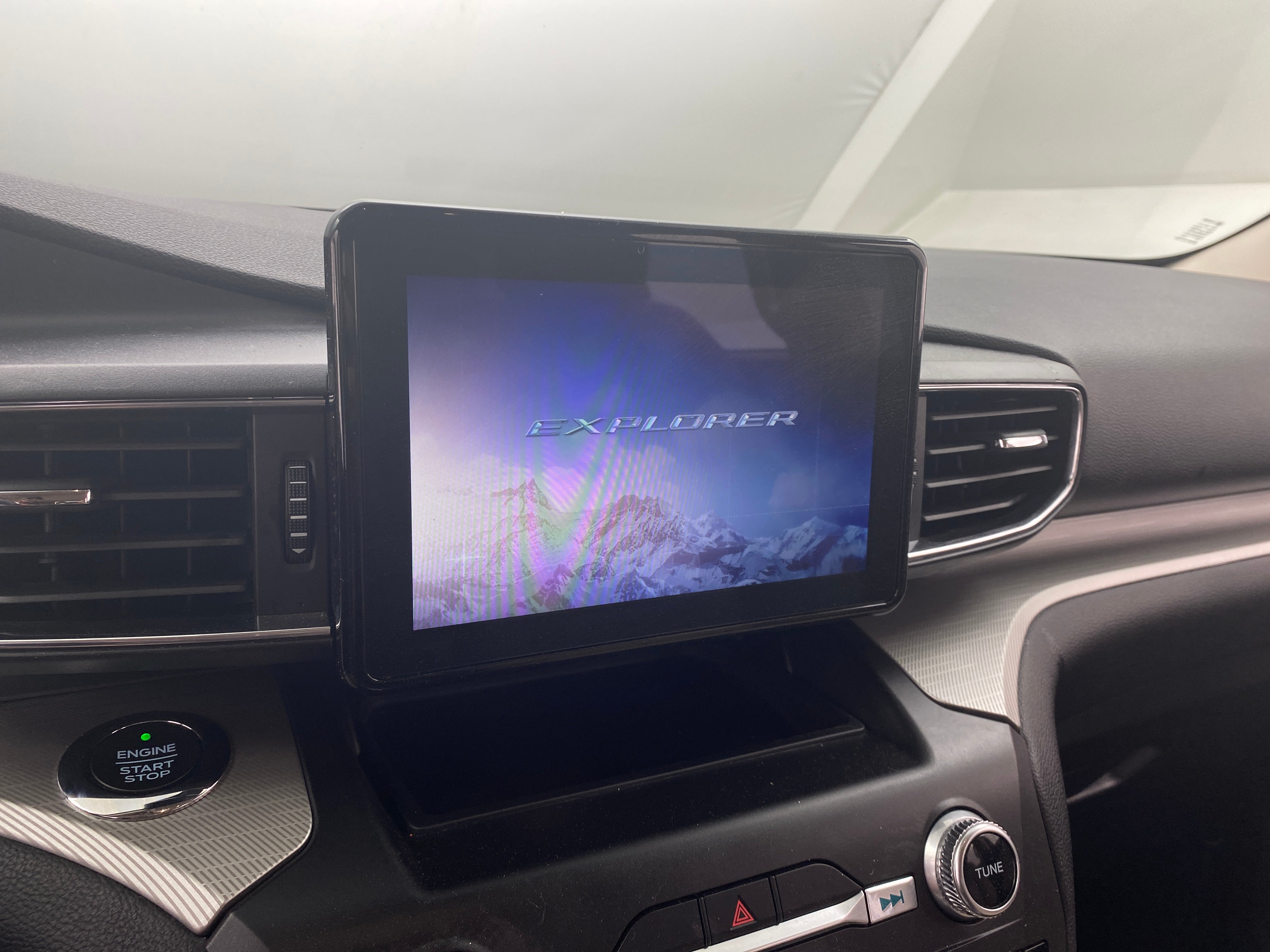 2020 Ford Explorer XLT 3