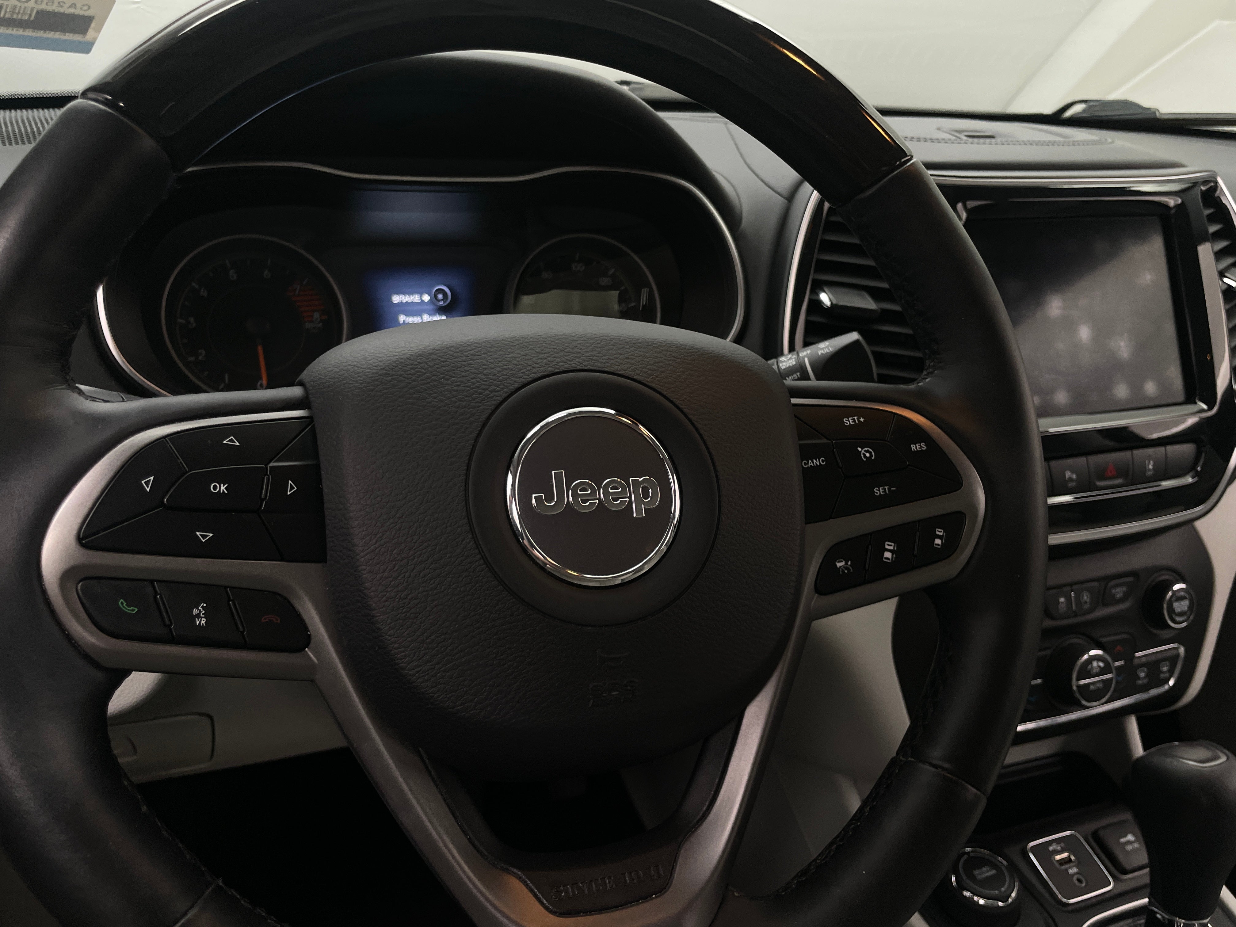 2019 Jeep Cherokee Overland 4